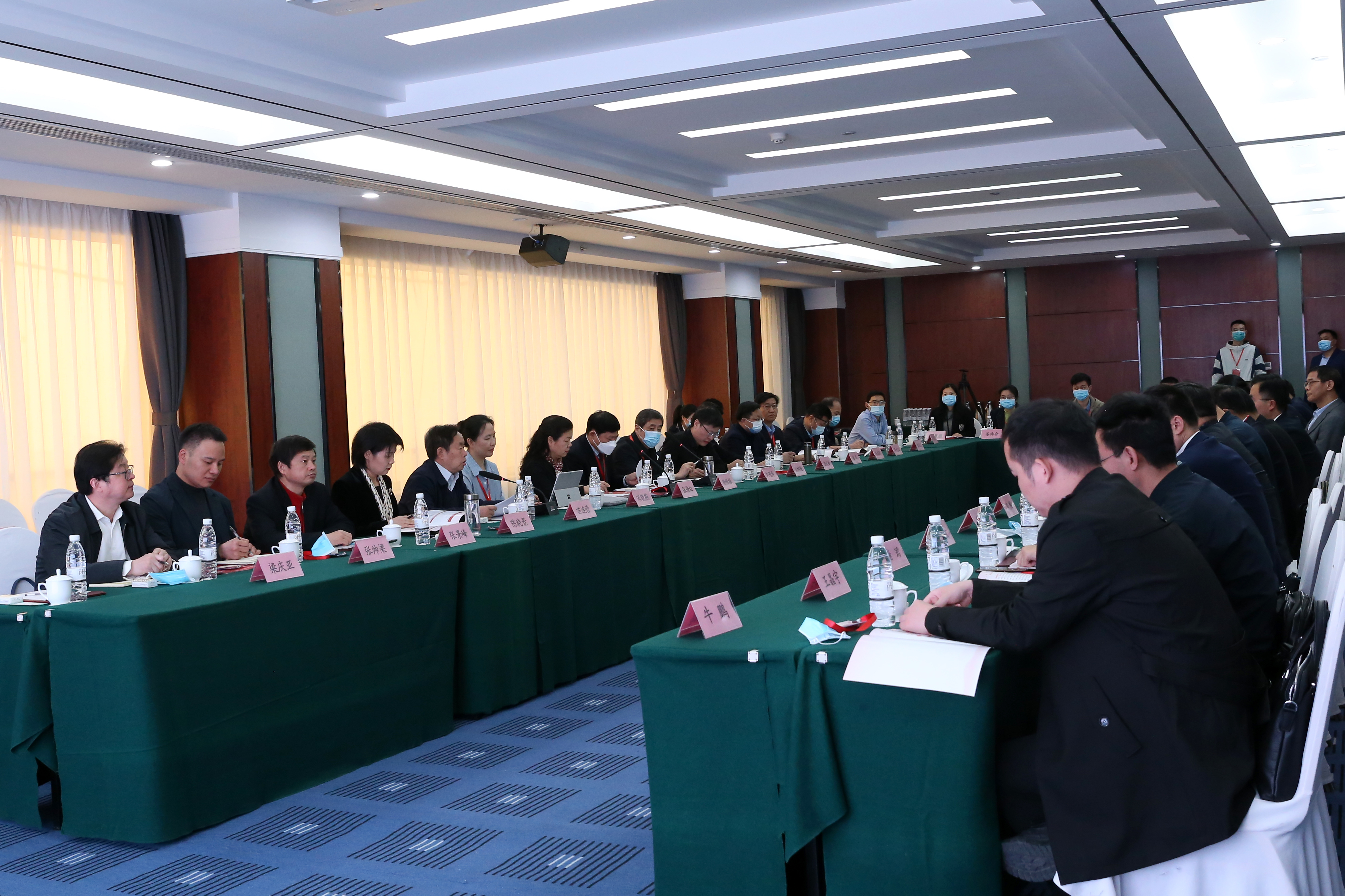 郑州大学举办“加快完善法学教育体系、推动一流法学学科建设”研讨会