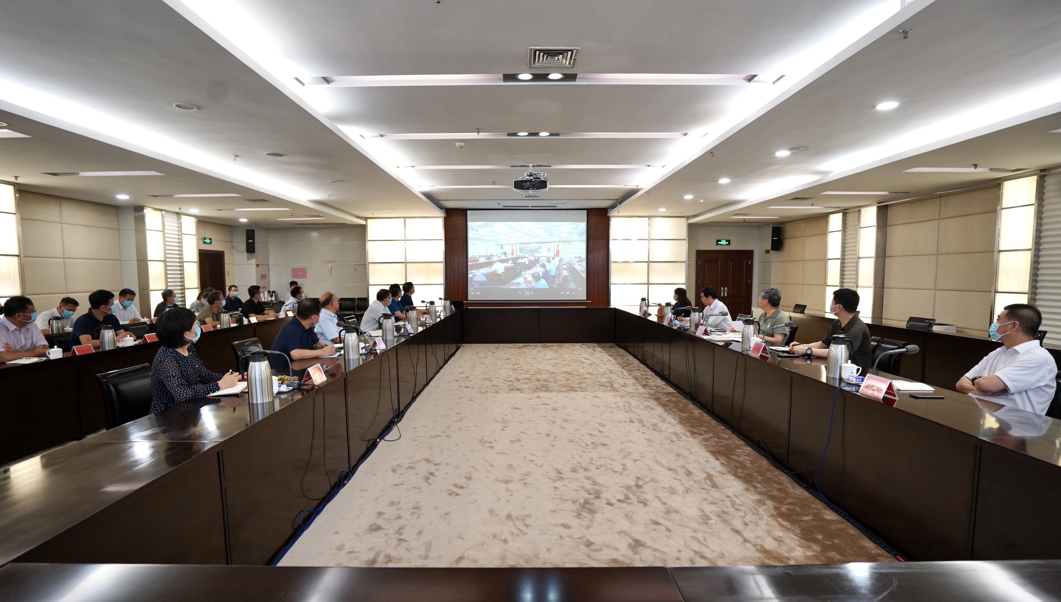 郑州大学召开专题会议传达学习河南省科技创新委员会第一次会议精神
