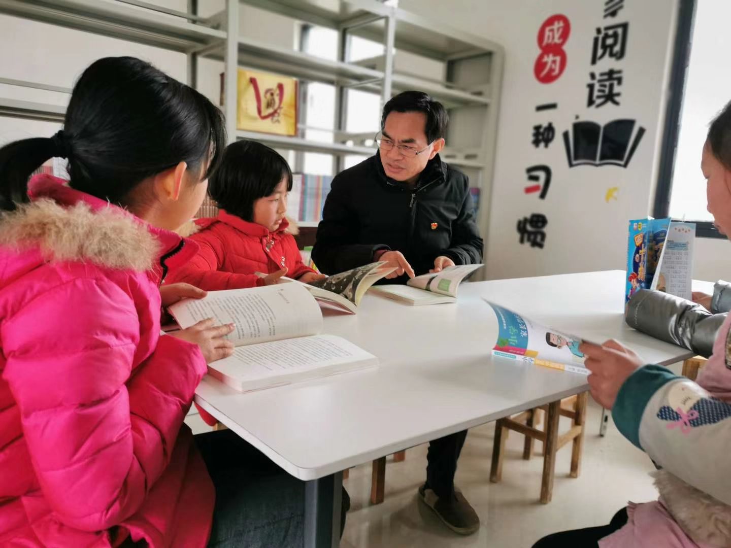 郑大故事：乡村发展的领路人 精神脱贫的指明灯——记郑州大学驻闫洼村第一书记潘华