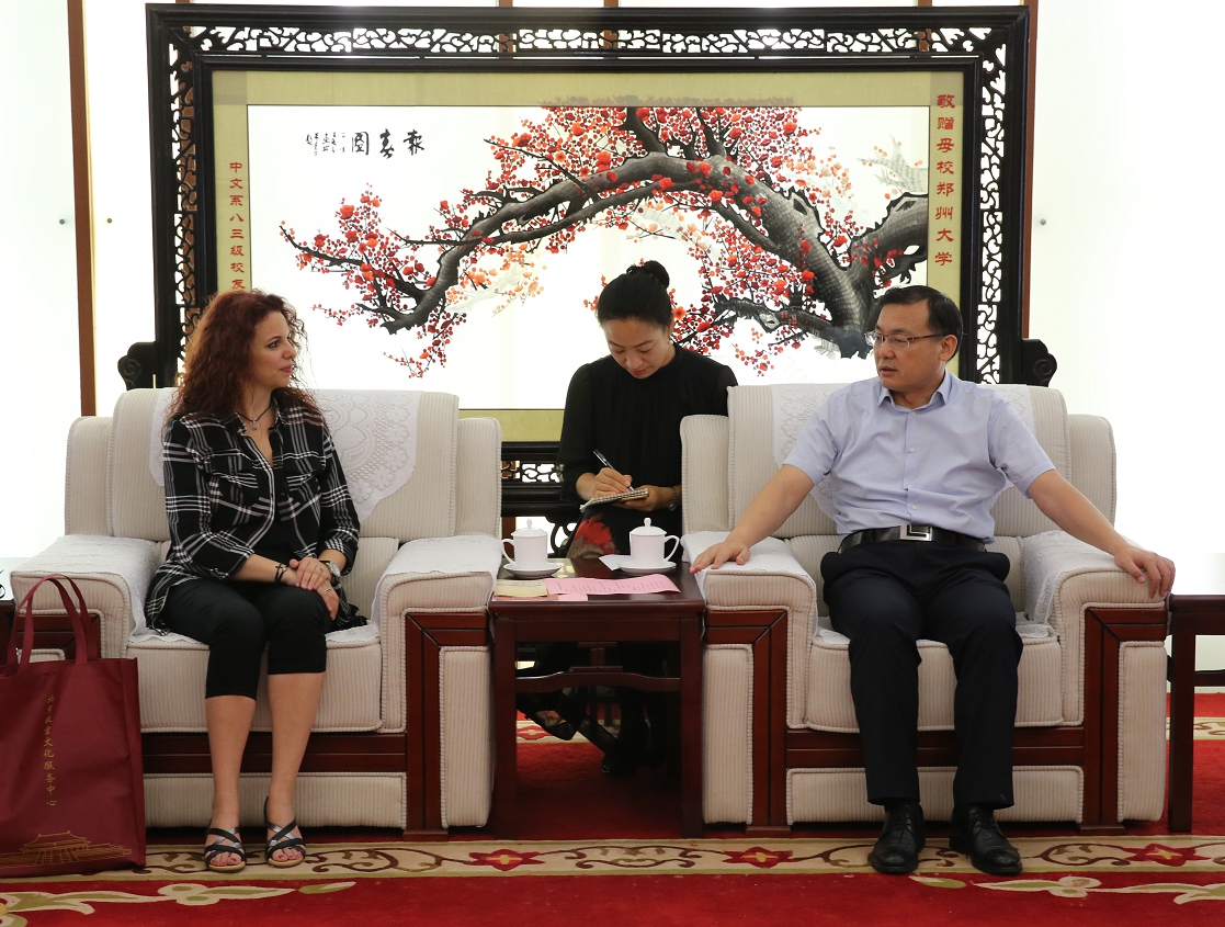 希腊西艾提卡大学客人来校访问（图）