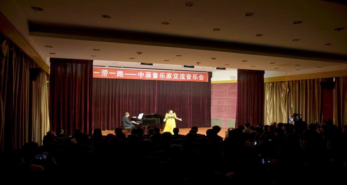 菲律宾圣保罗大学客人来校访问（图）