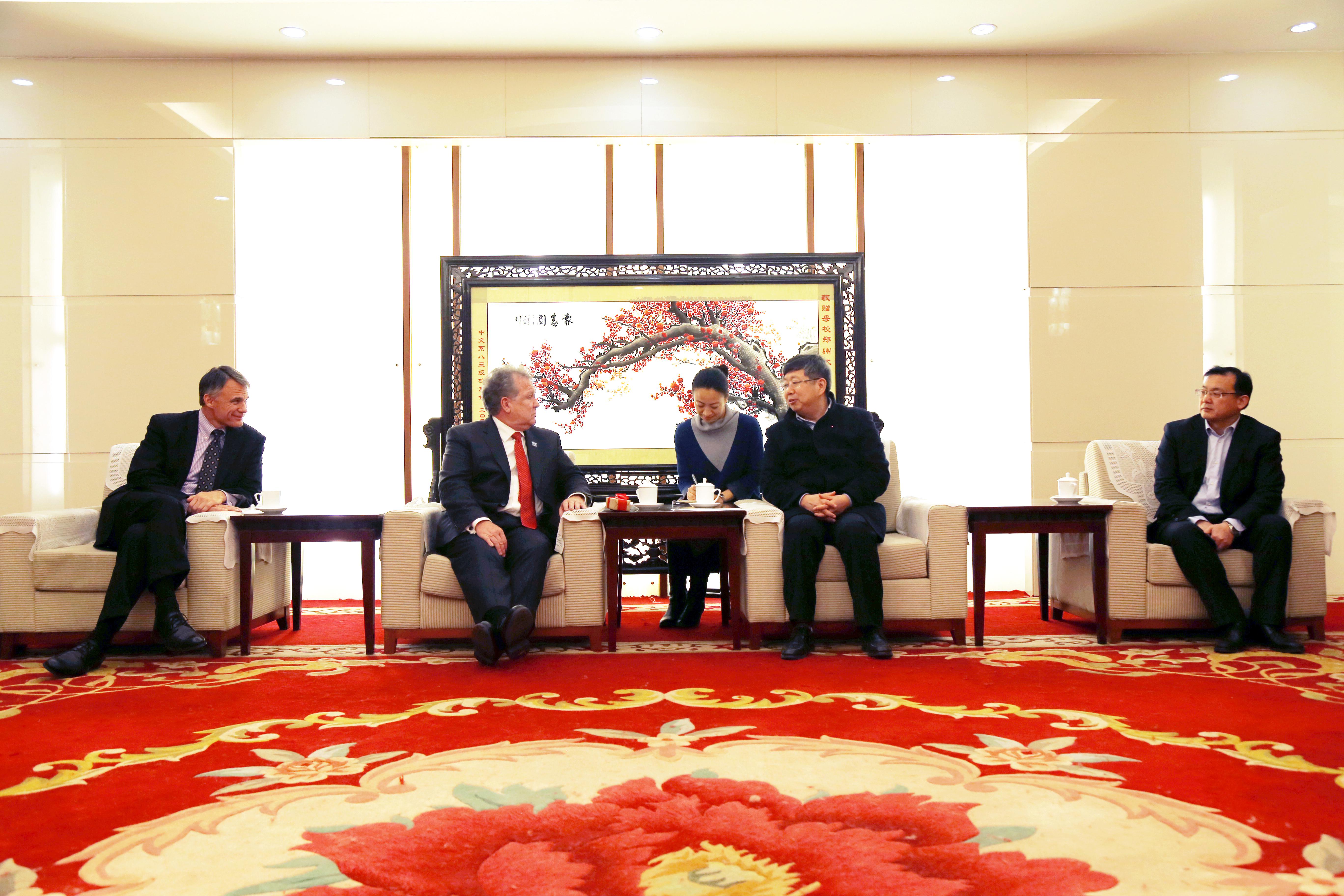 校长刘炯天院士会见美国达拉斯大学校长一行（图）