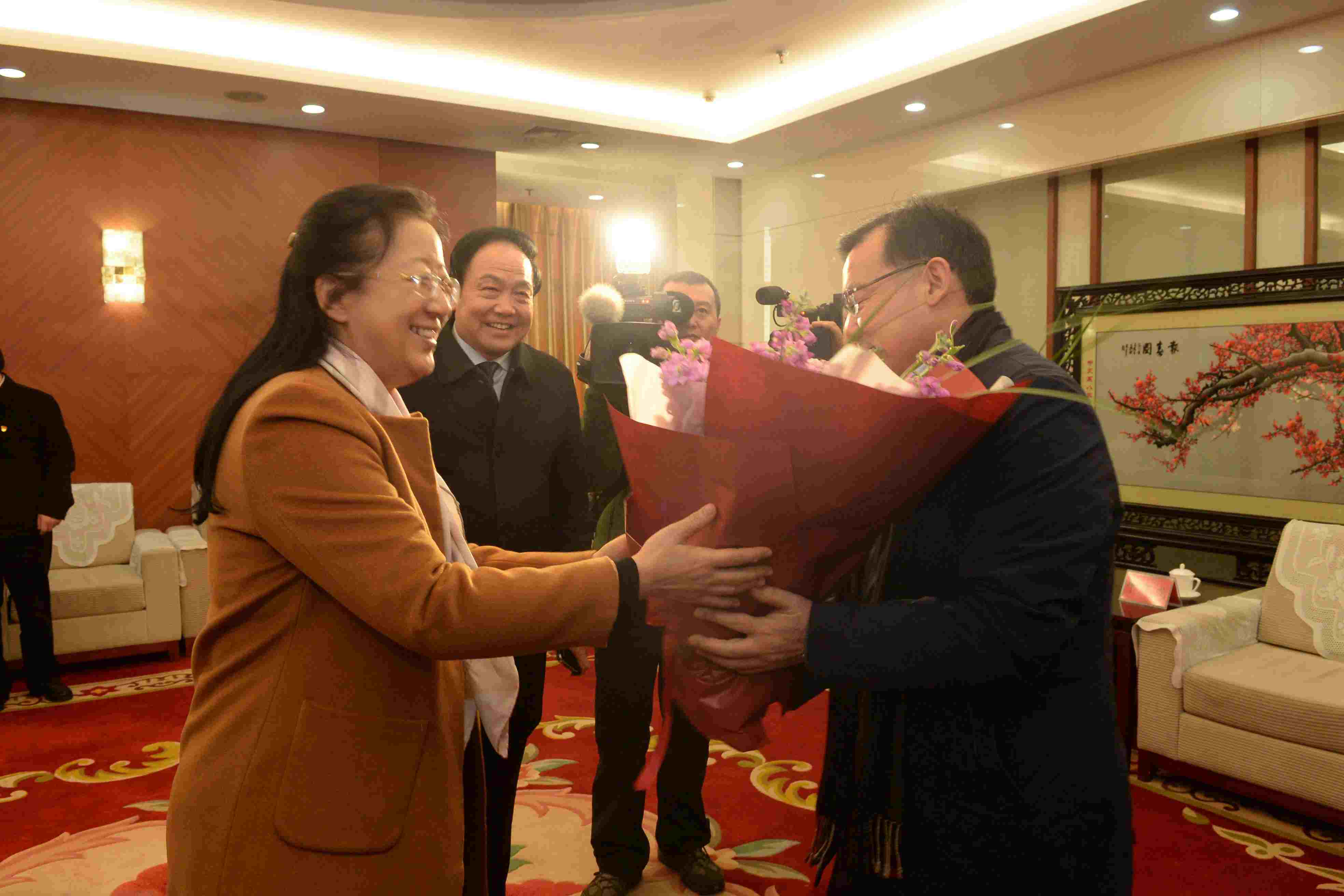 省委常委、组织部部长夏杰到我校看望慰问院士和专家