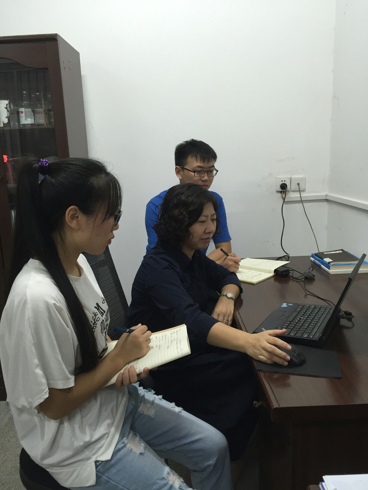 郑大故事：以爱为名 用心浇灌学生成长——记郑州大学“三育人”先进个人郜娜老师（图）