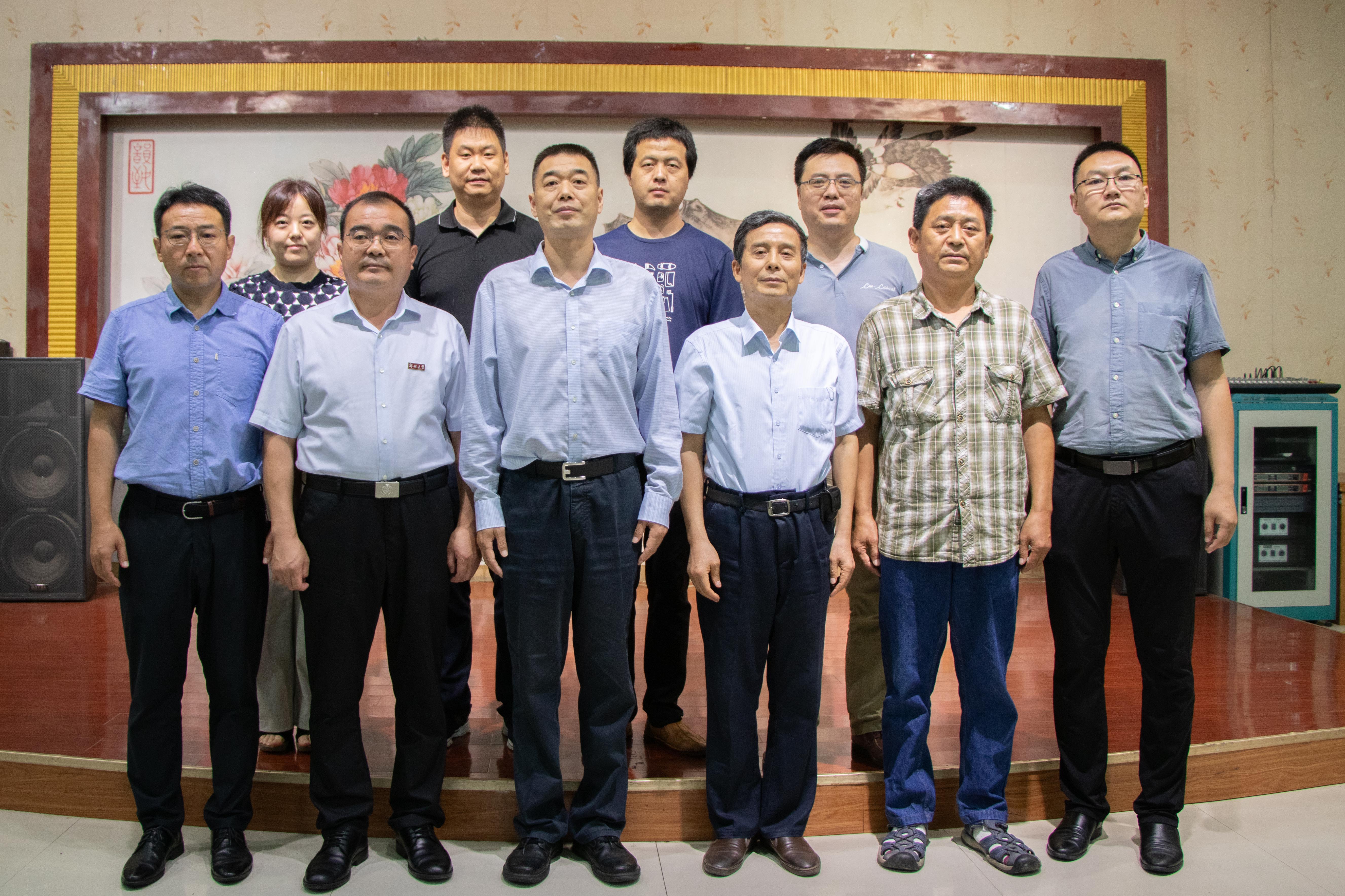 郑州大学在陕西校友来访（图）