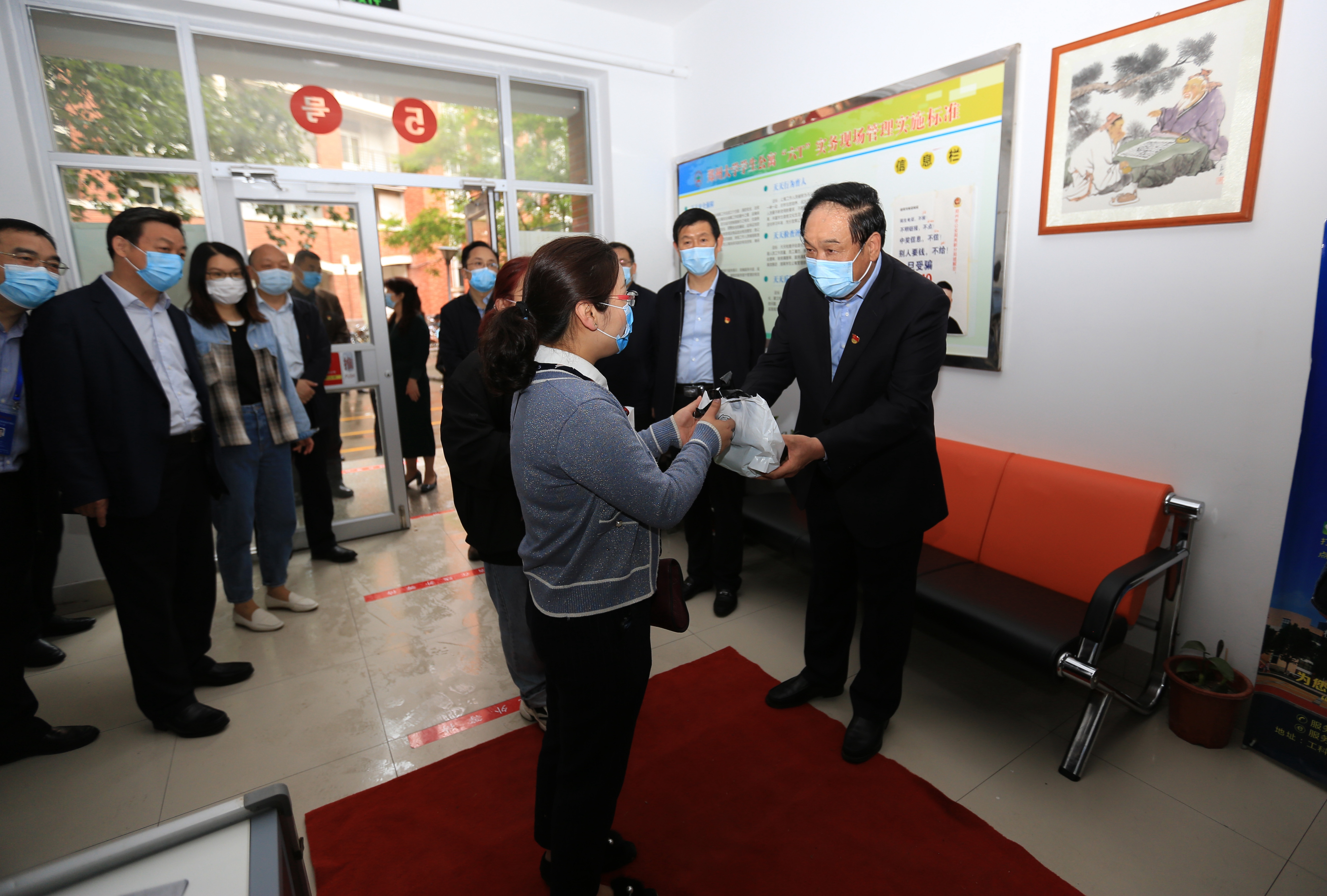 我校迎来首批学生顺利返校（图）