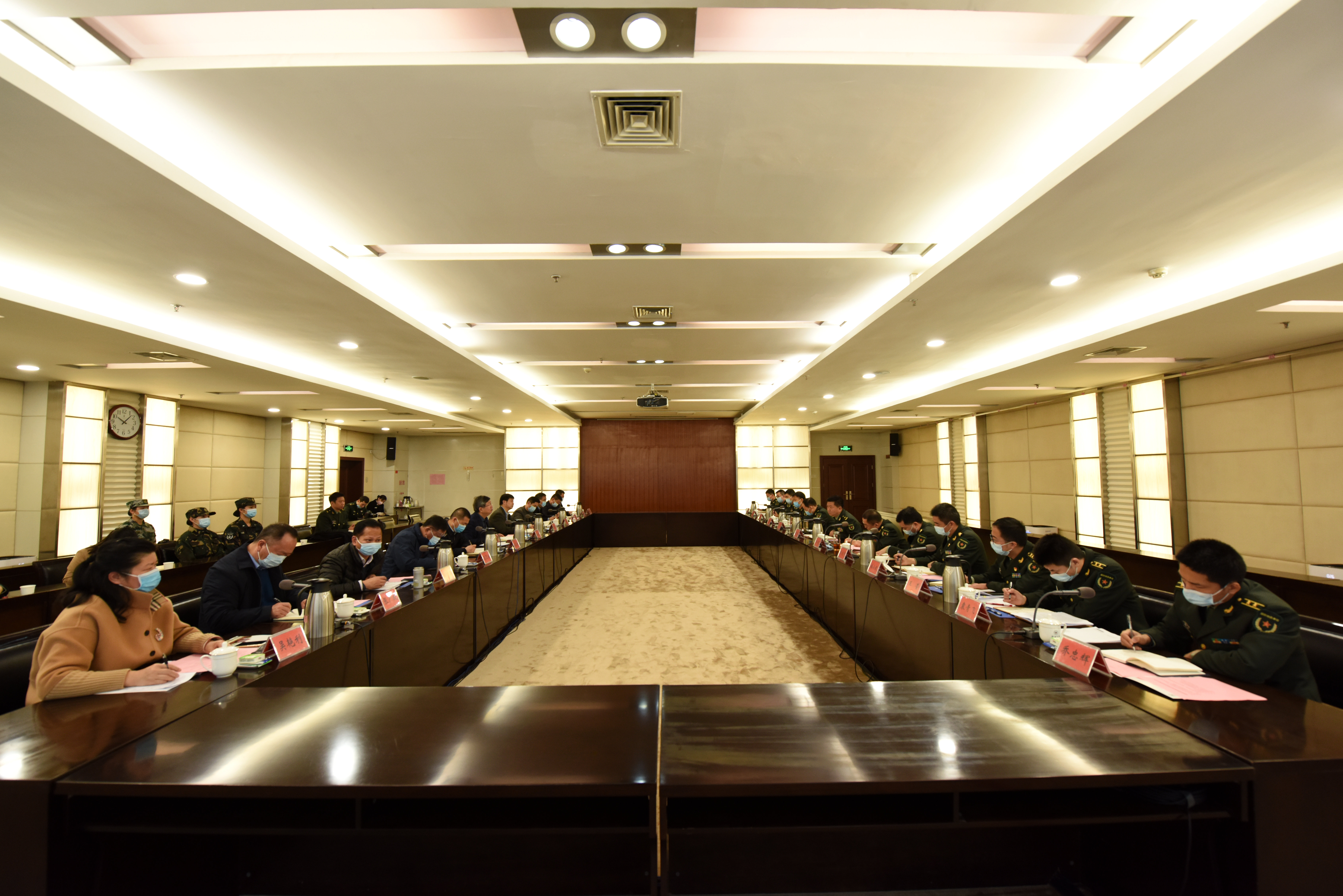高质量创建国防教育模范高校座谈会在郑州大学召开