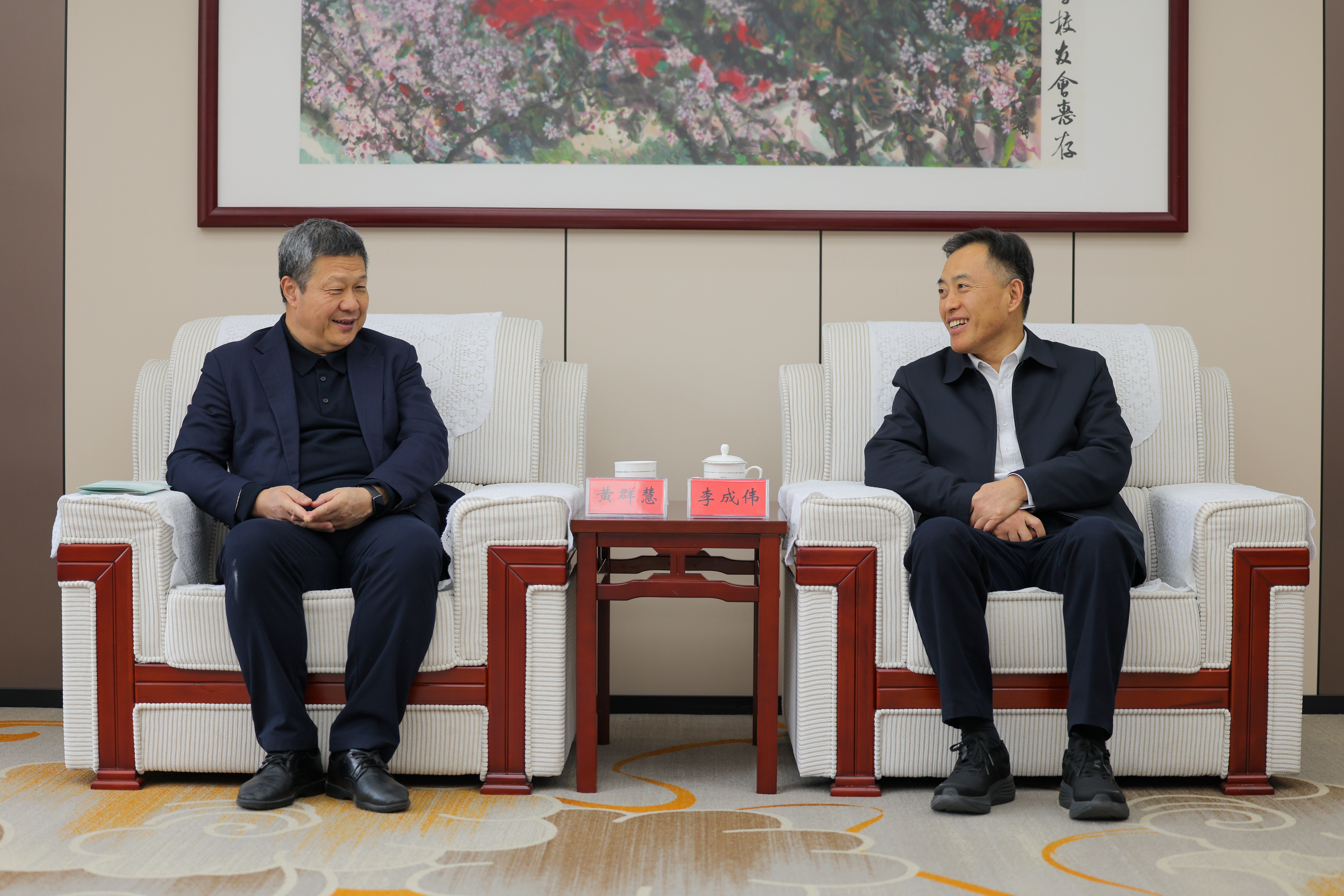 郑州大学举办树立和践行正确政绩观学习教育读书班专题辅导报告会