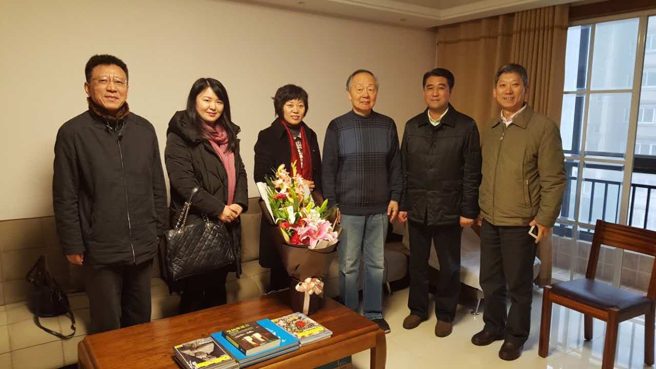 省委组织部和省科技厅领导来校看望慰问院士（图）