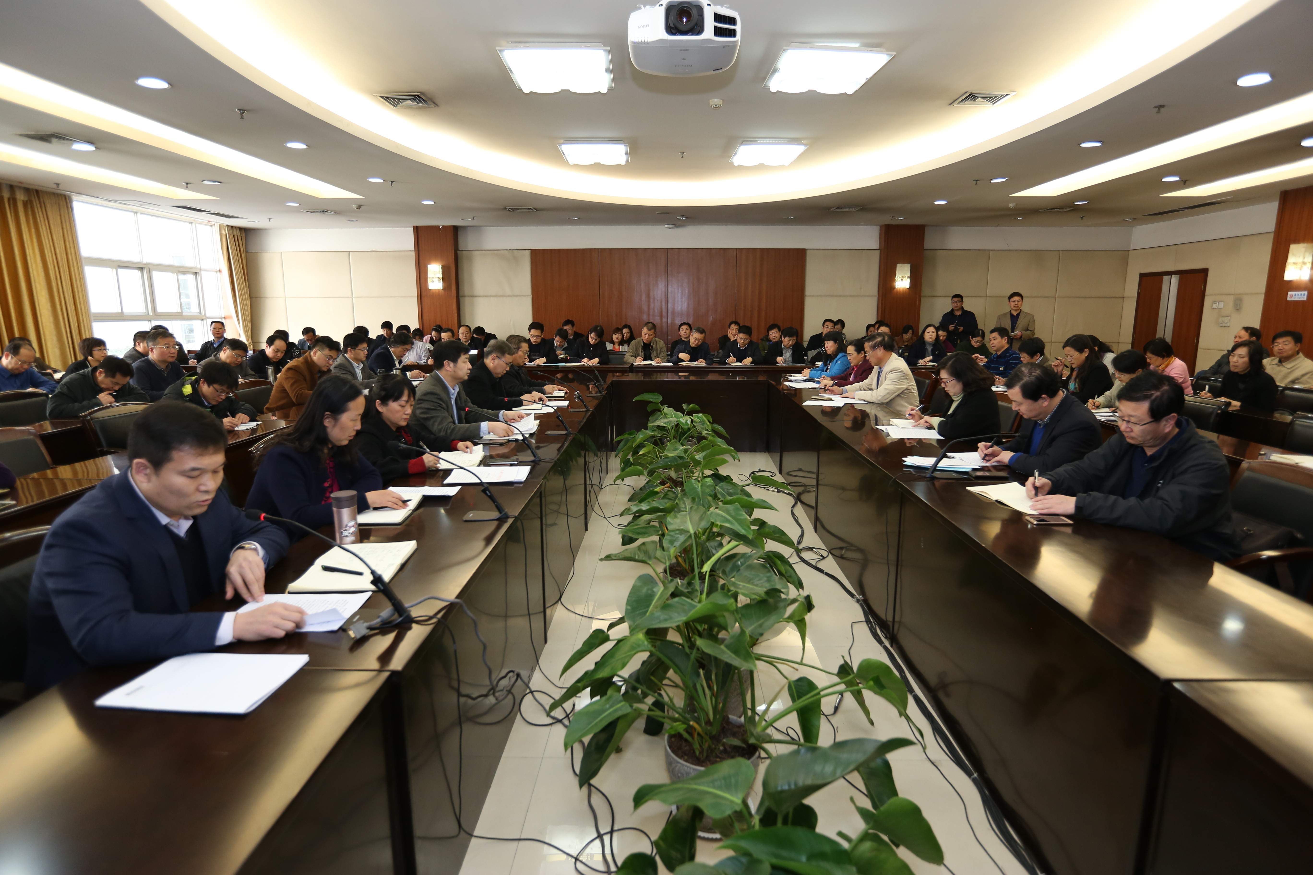 郑州大学召开2017年学科建设与研究生教育工作会议（图）