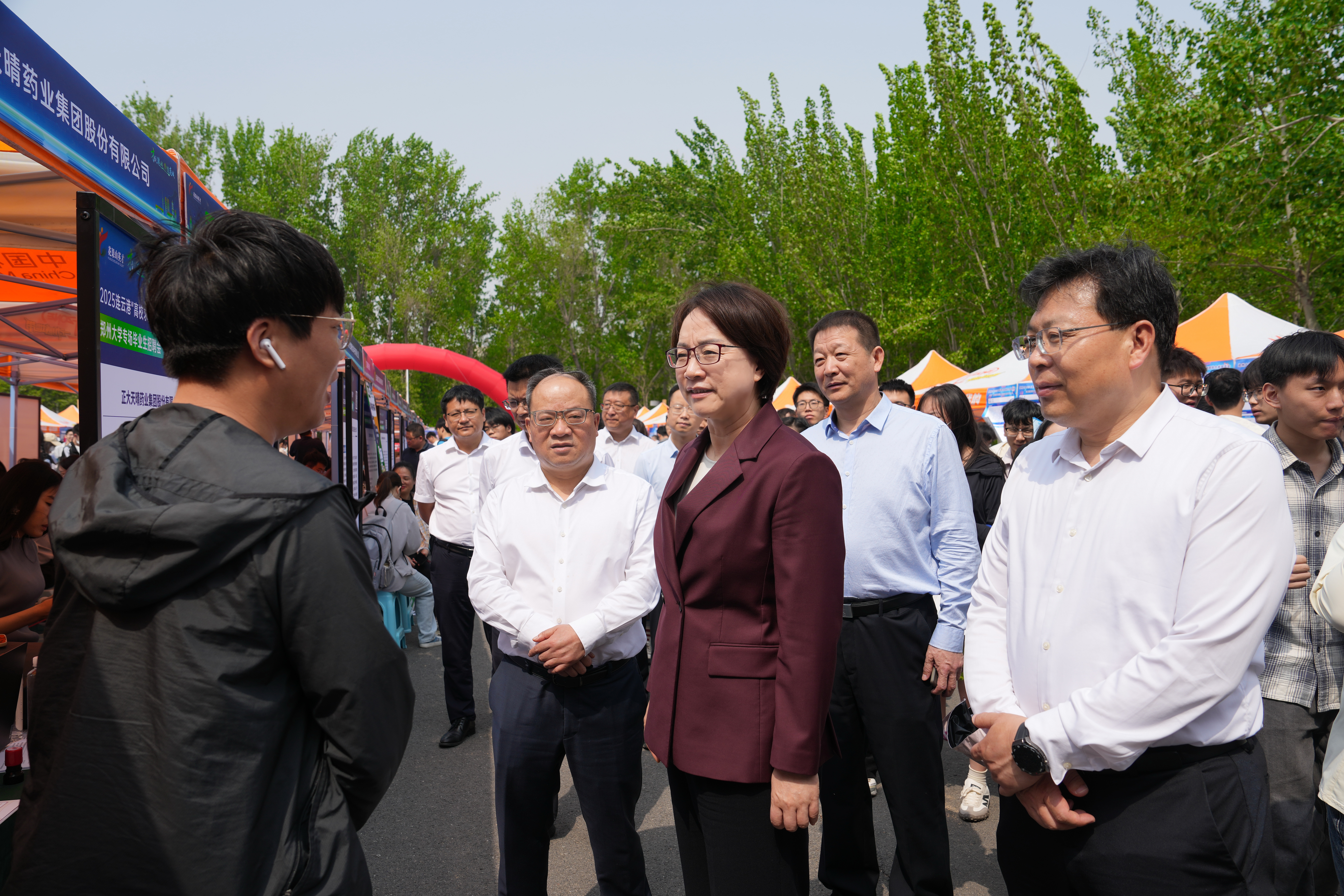 校长李蓬院士调研指导2025届毕业生就业工作