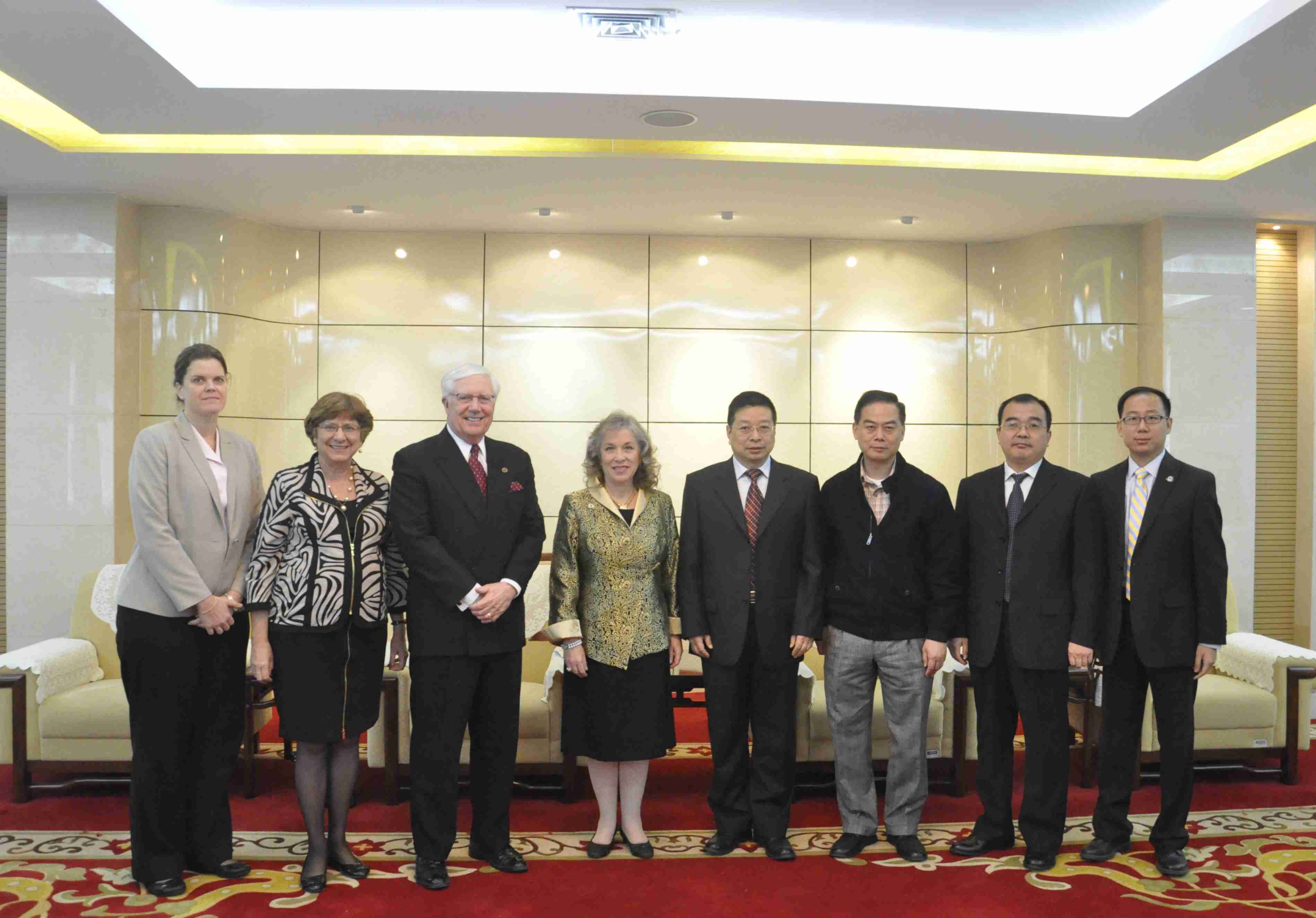 美国富特海斯州立大学校长访问郑州大学