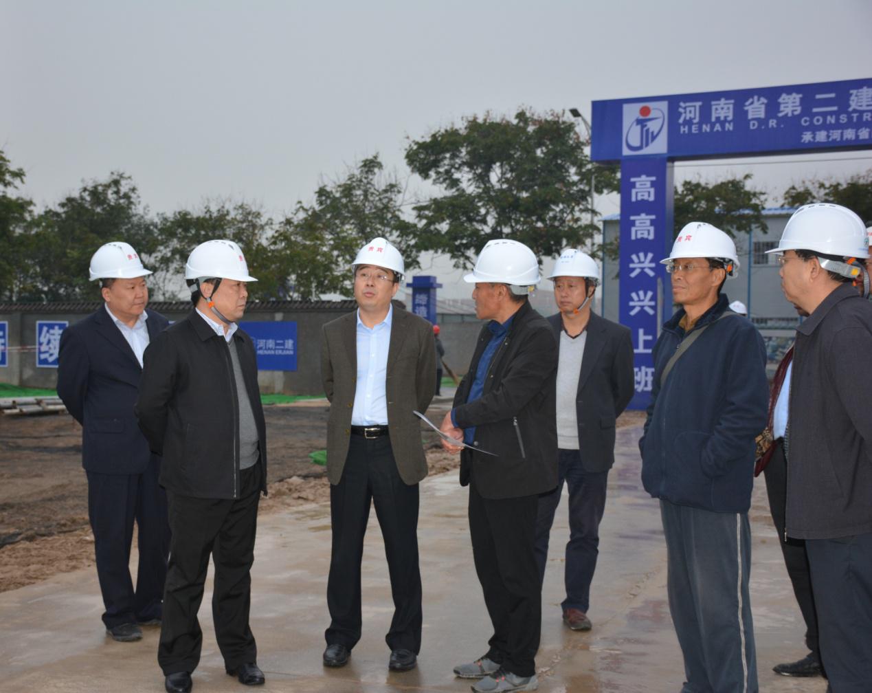 郑州市高新区党工委书记、主任王新亭调研我校科技园建设项目（图）