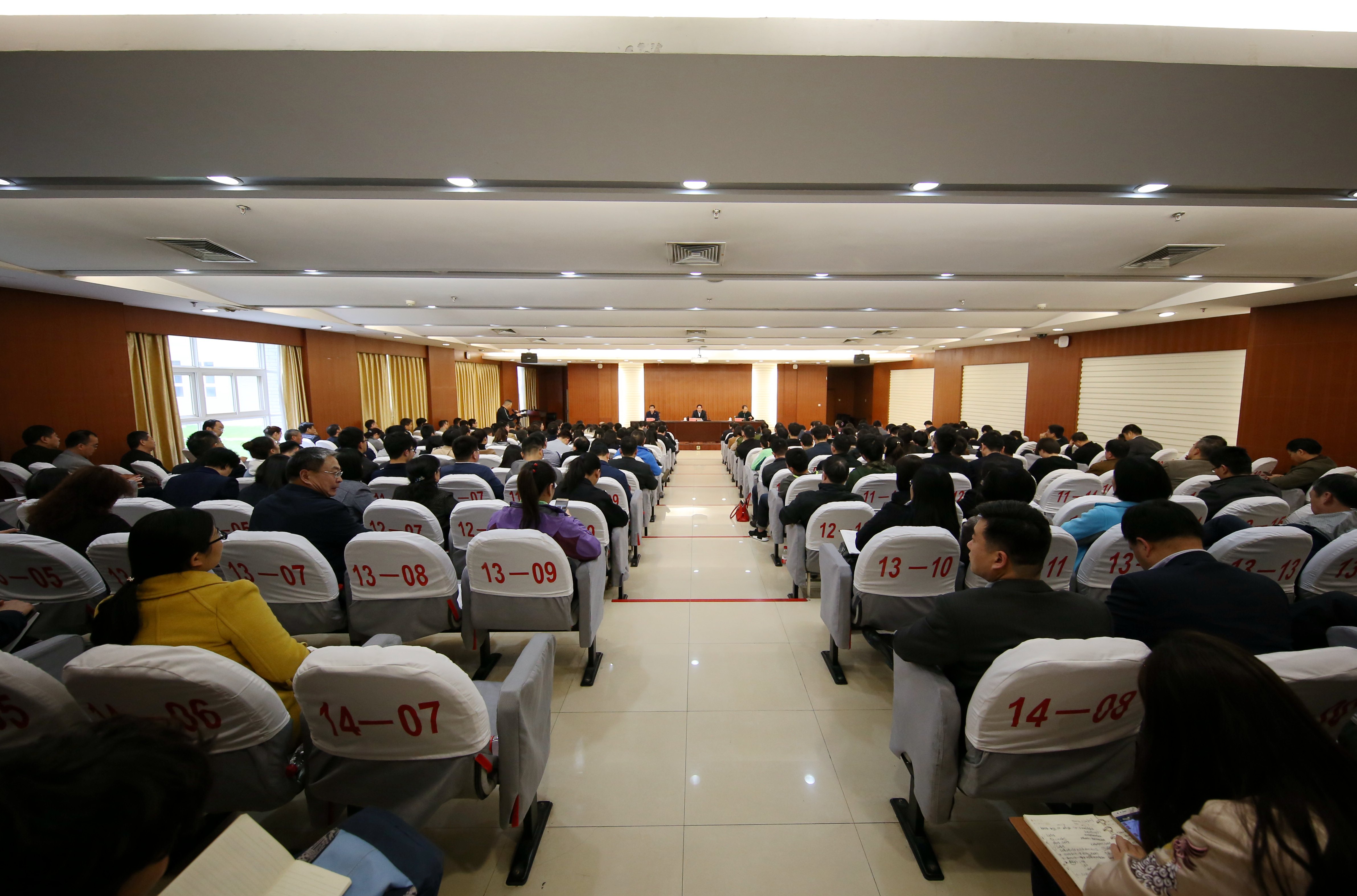 郑州大学召开学习贯彻全国全省高校思想政治工作会议精神专题报告会（图）