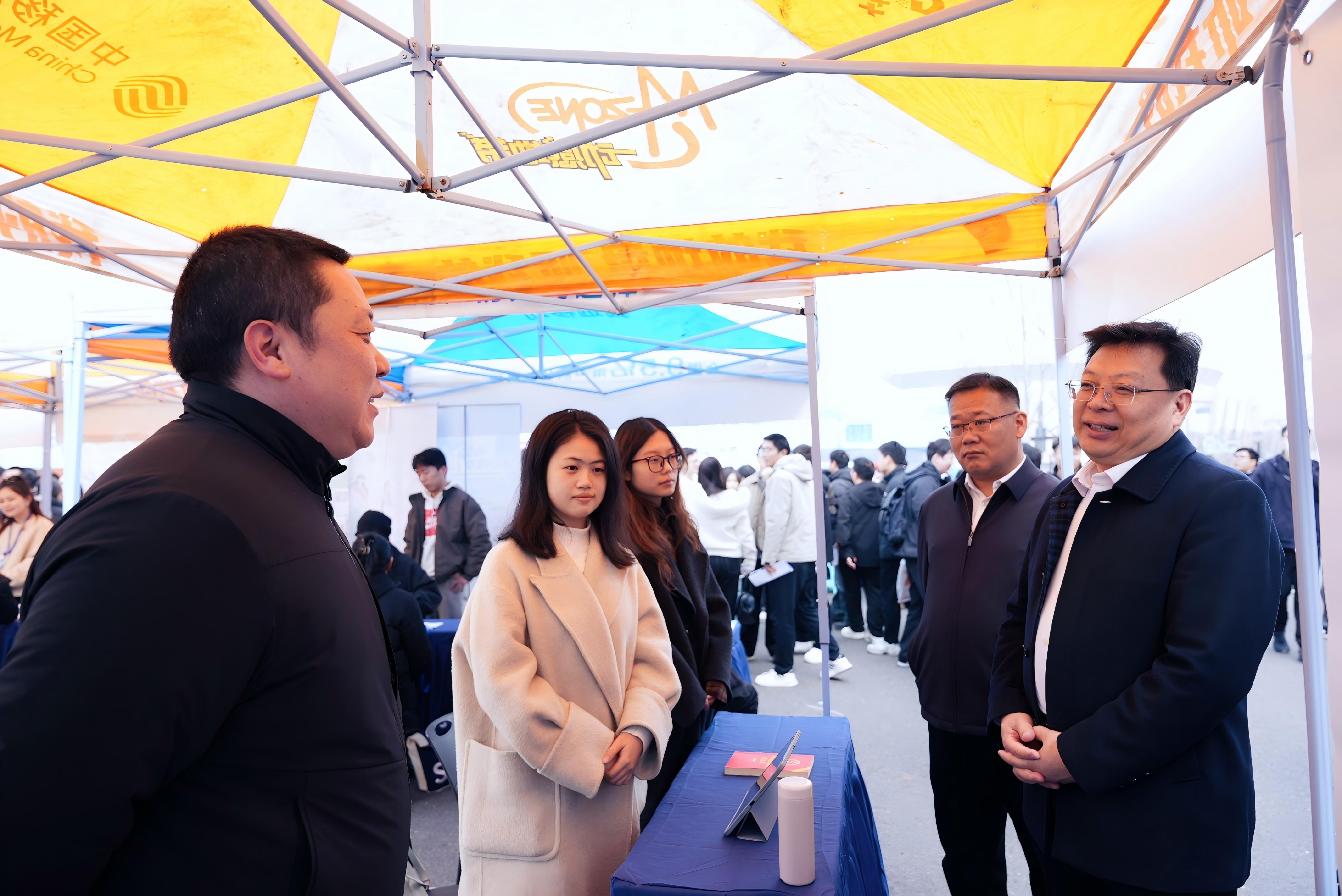 郑州大学举办“春启新程筑梦想·职通未来谱华章”2026年春季首场综合类双选会