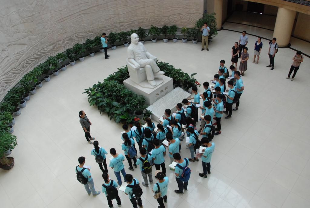 坚定跟党走 共筑中国梦——郑州大学举办第十六期“青年马克思主义者培养工程”实践活动（图）