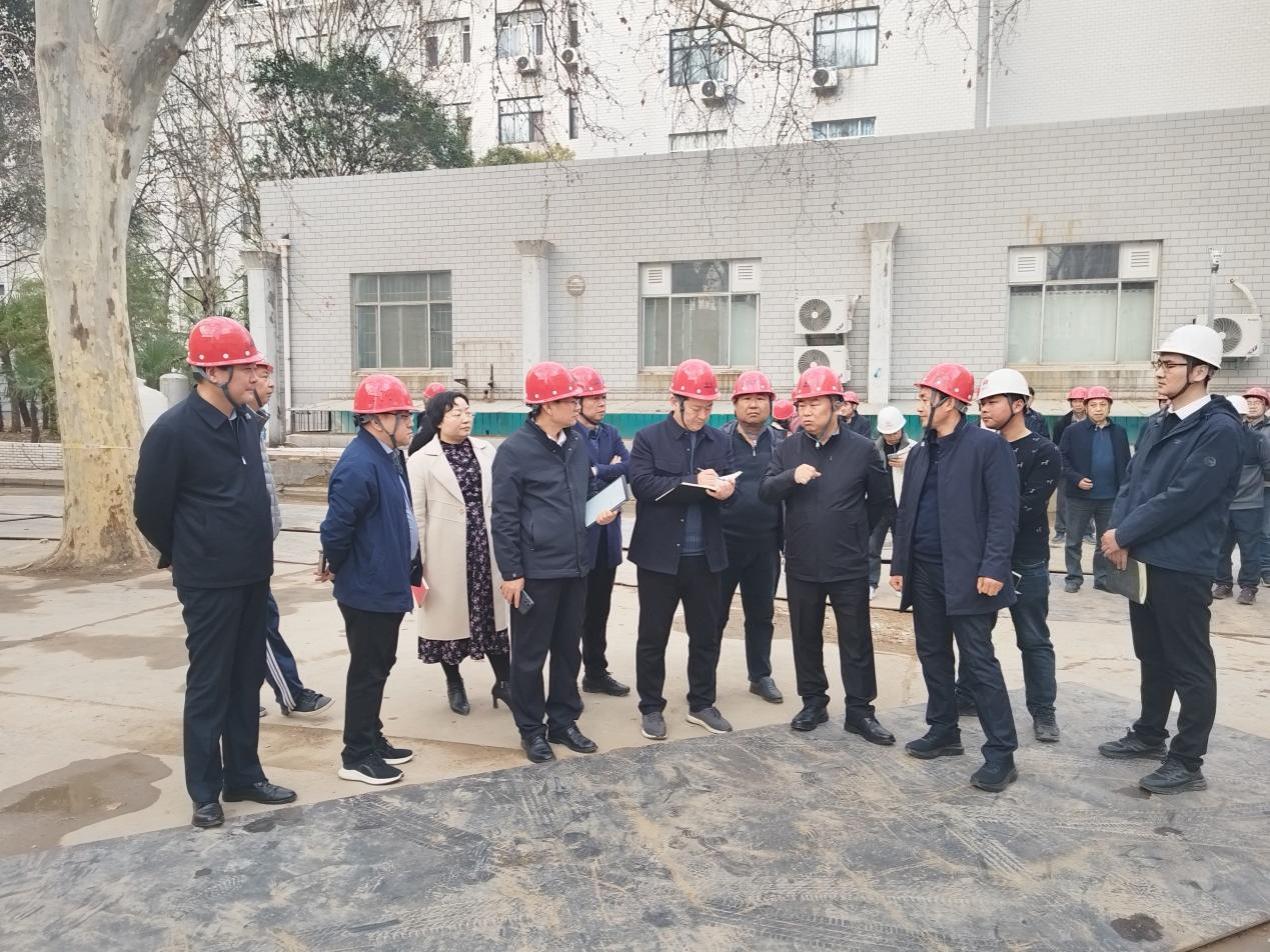 徐东升到南校区、东校区检查推进项目建设
