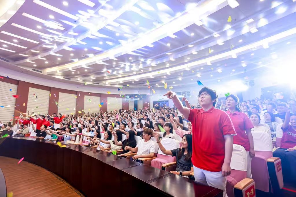“出彩河南人”楷模发布厅“六进”活动在郑州大学举行