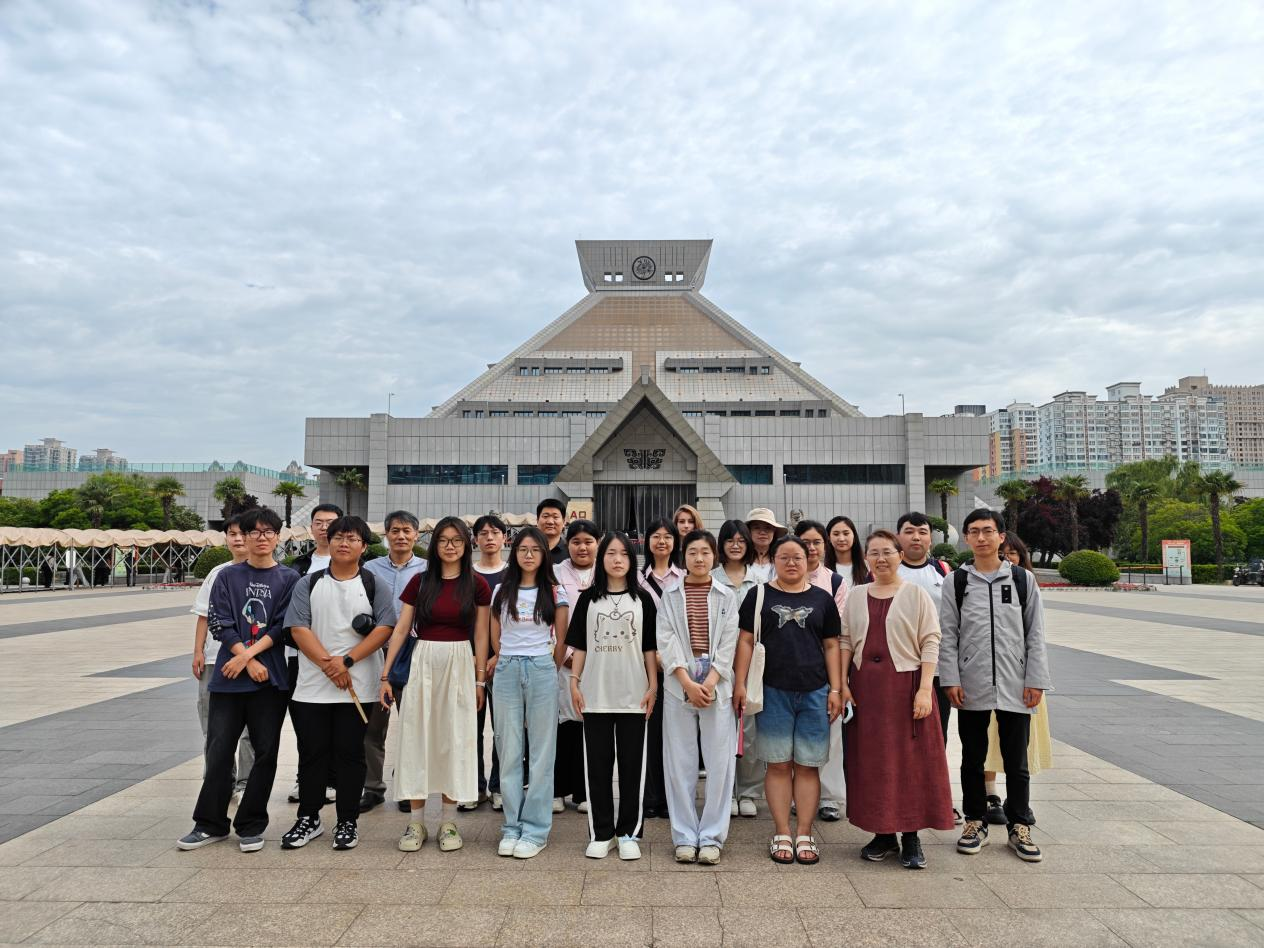 郑大故事：扎根老家河南 深耕甲骨绝学——记中国历史研究院2026年度“绝学”学科扶持计划资助名单入选者、郑州大学文学院教授齐航福