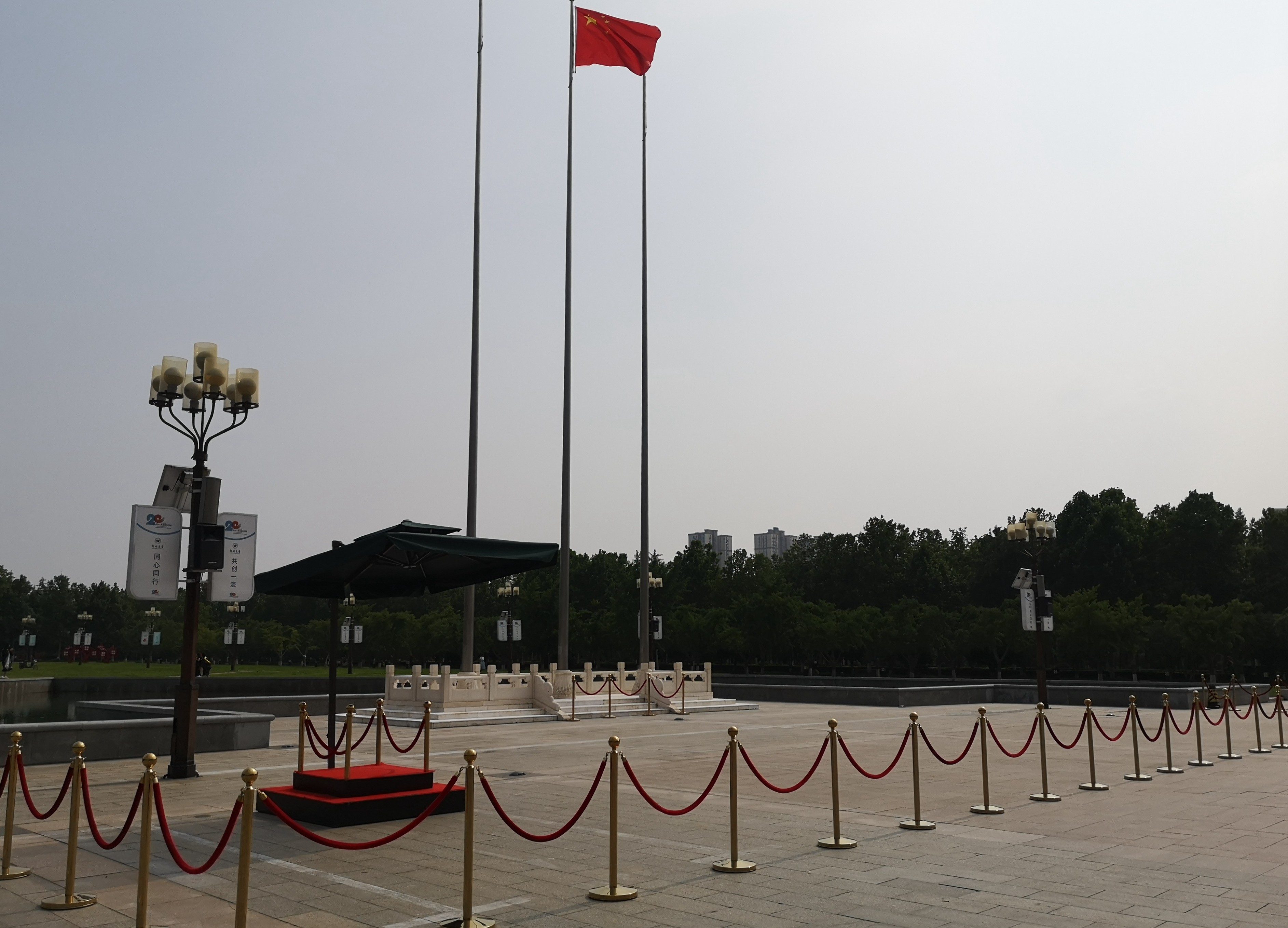 郑州大学五星广场国旗台完成修缮工作（图）