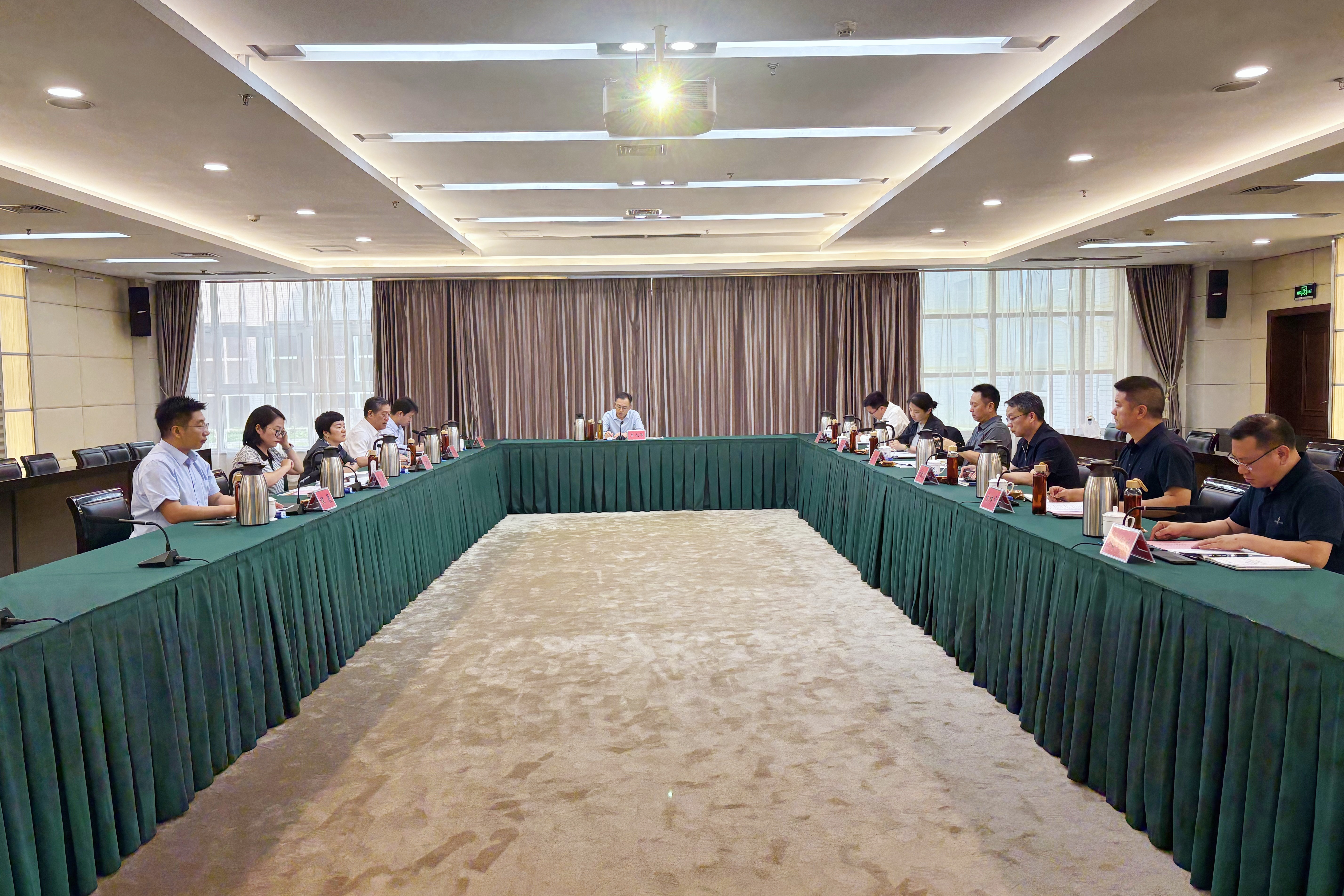 李成伟调研资产财务工作