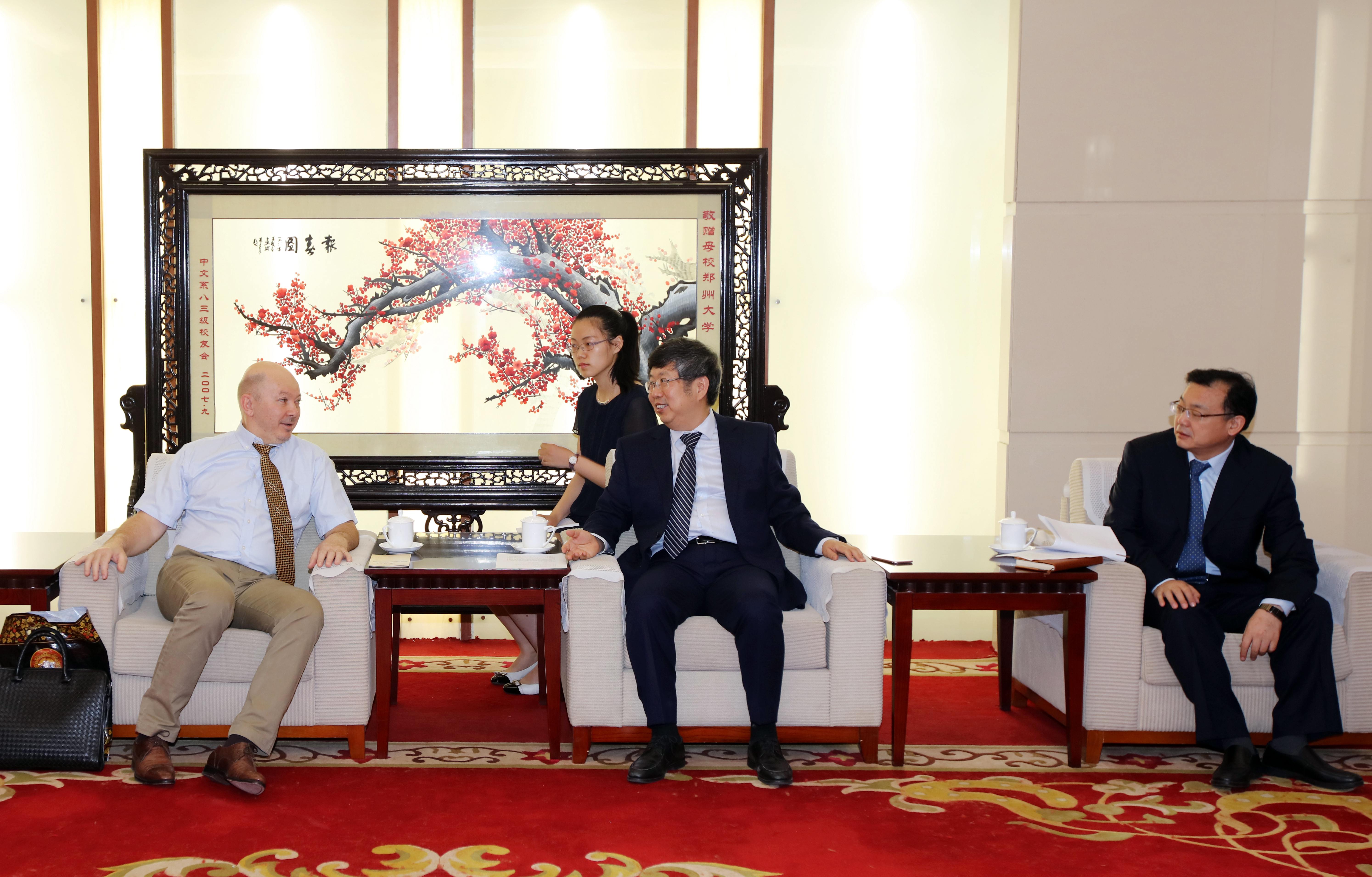 莫斯科国立师范大学副校长访问我校（图）