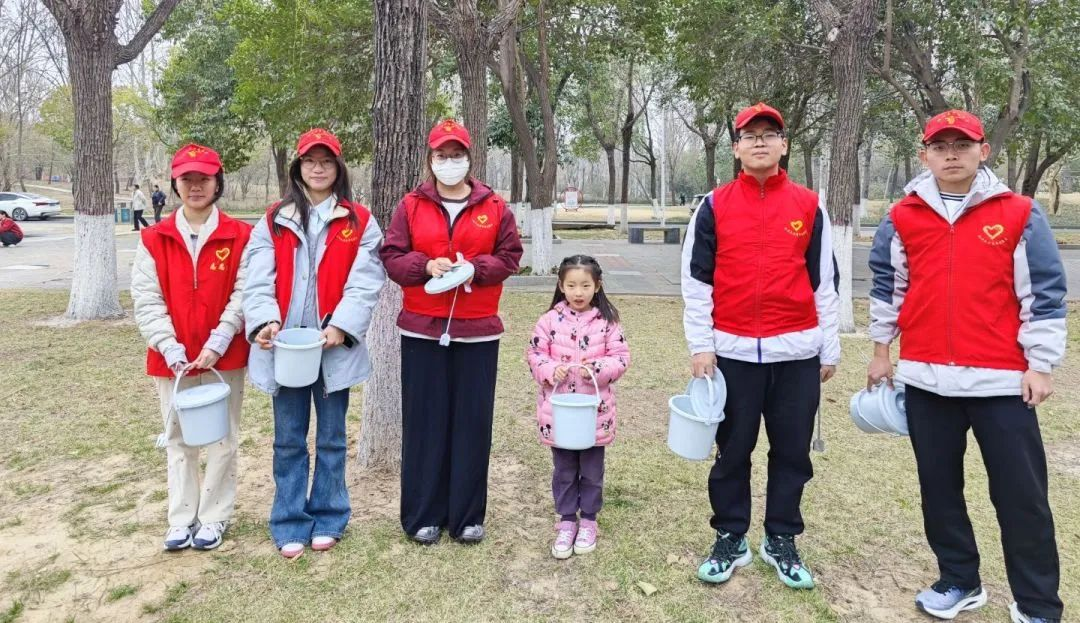 郑州大学开展“文明校园·志愿同行”主题志愿服务活动