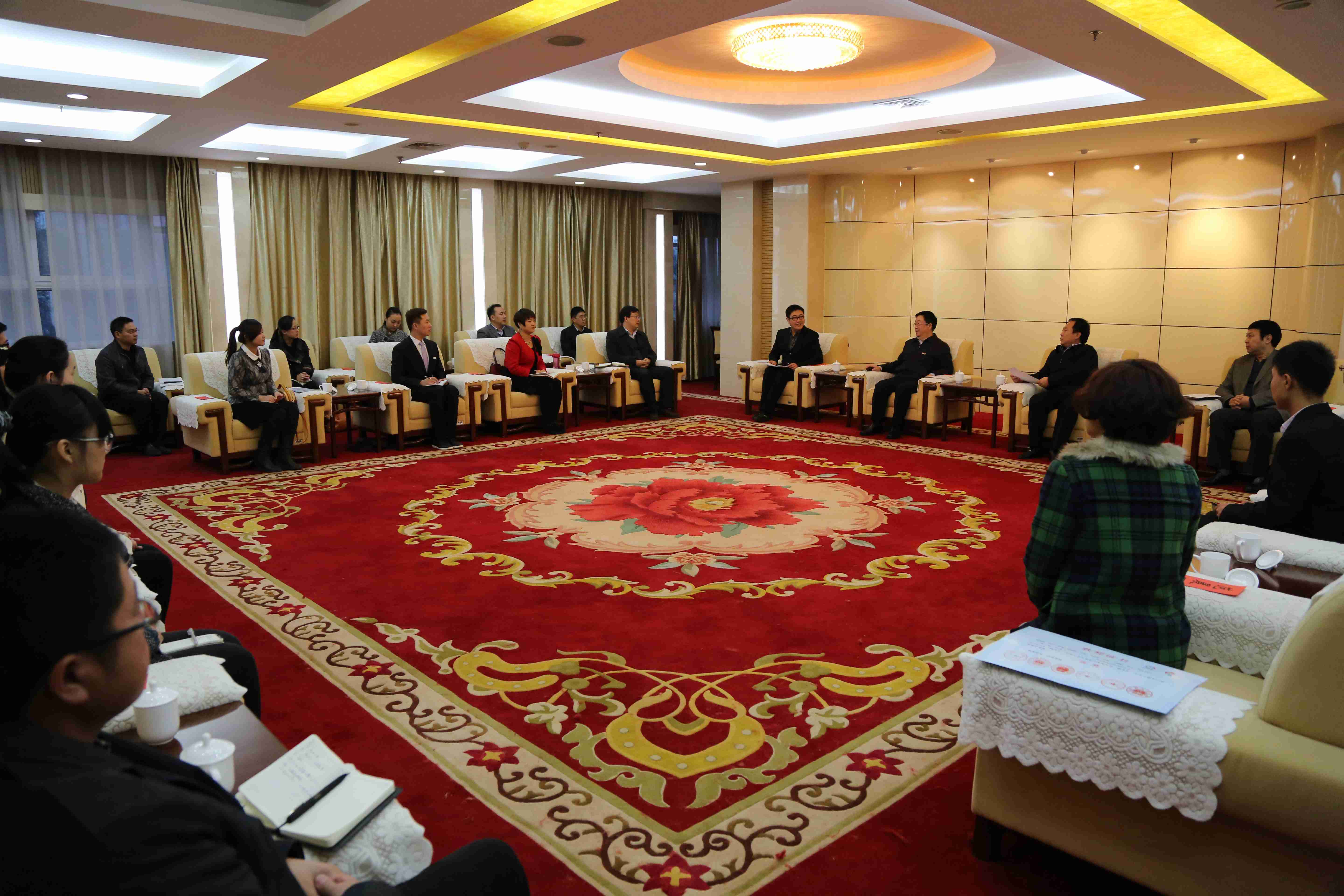 校领导与“创青春”全国大学生创业大赛获奖师生代表座谈