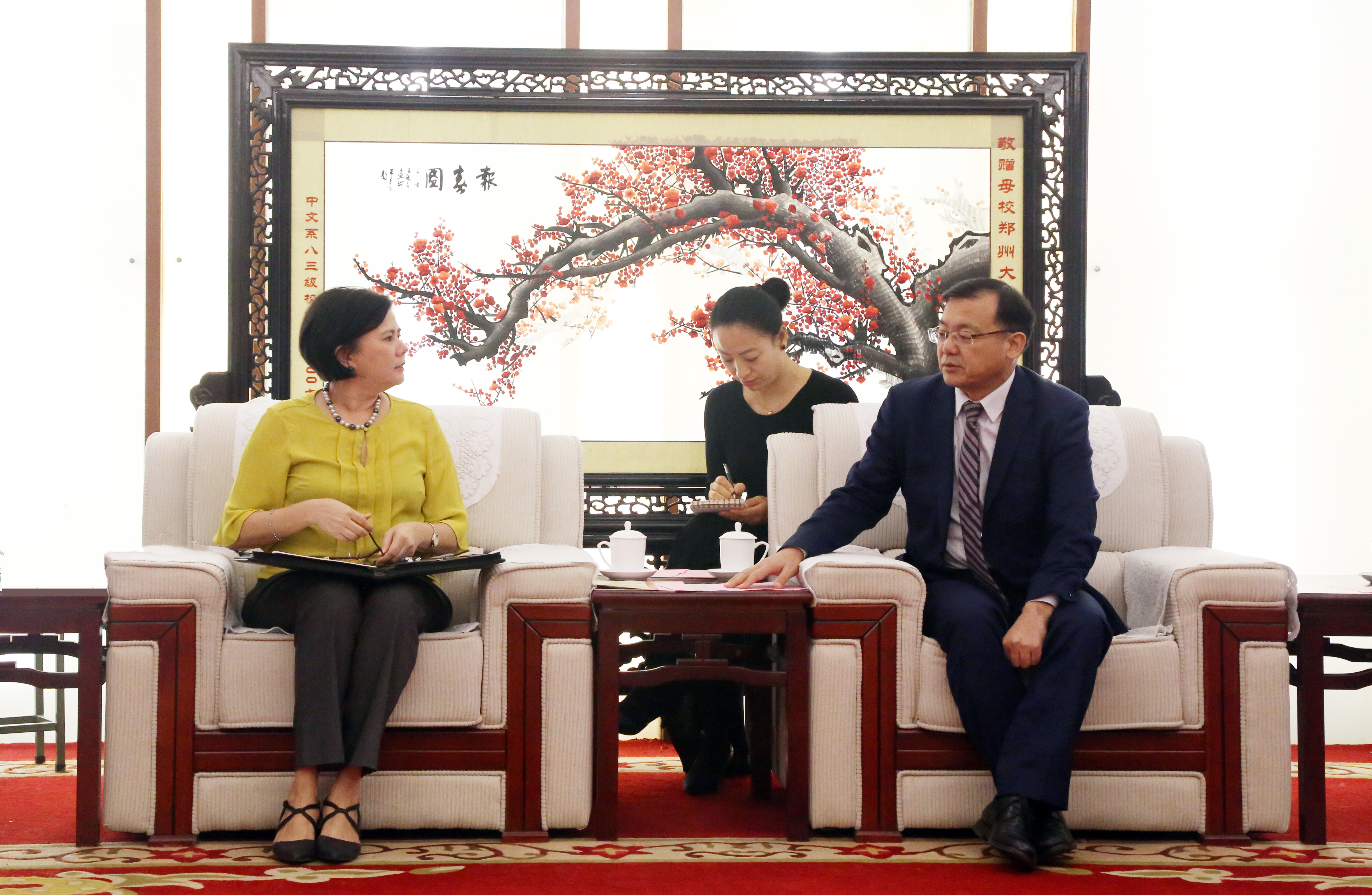 菲律宾圣保罗大学客人来校访问（图）