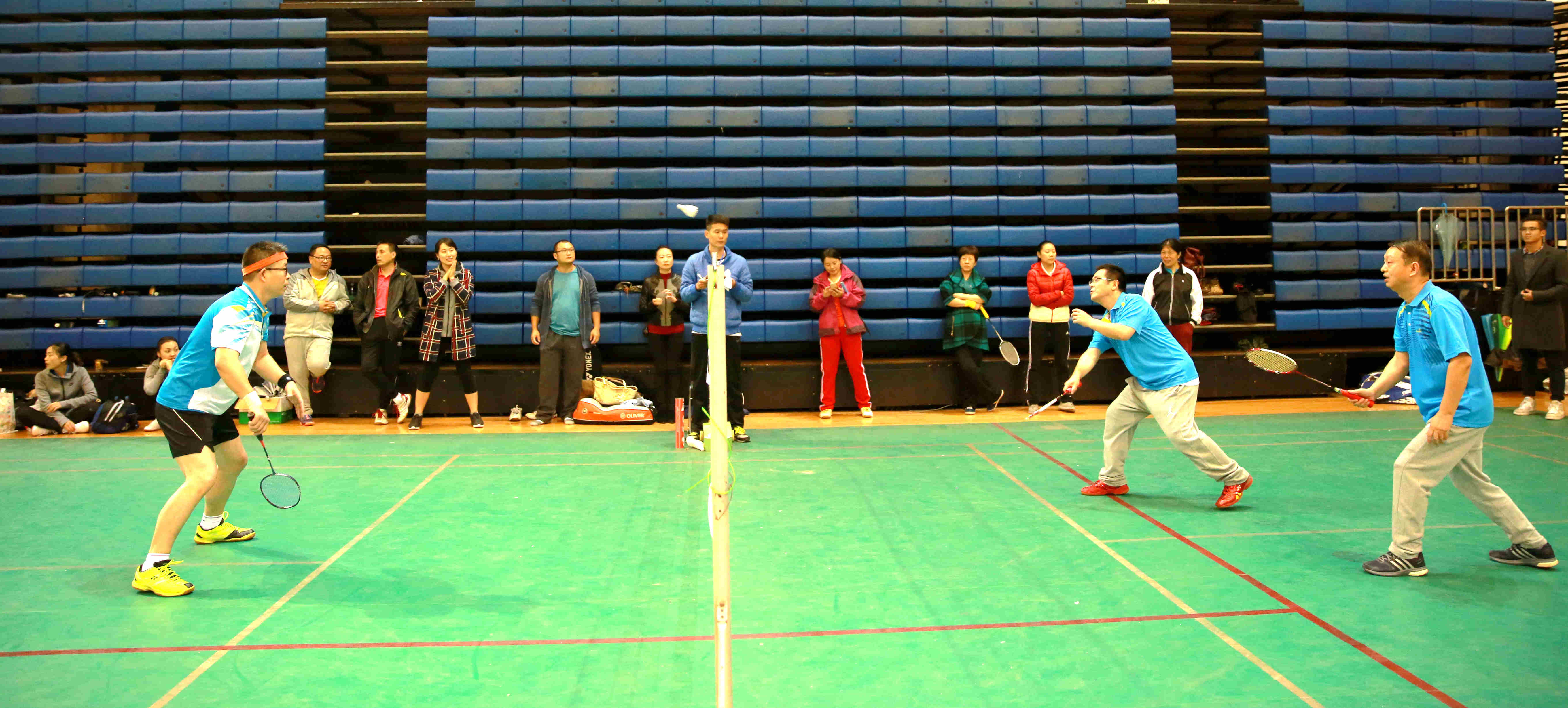 郑州大学举行2016年教职工羽毛球赛（图）