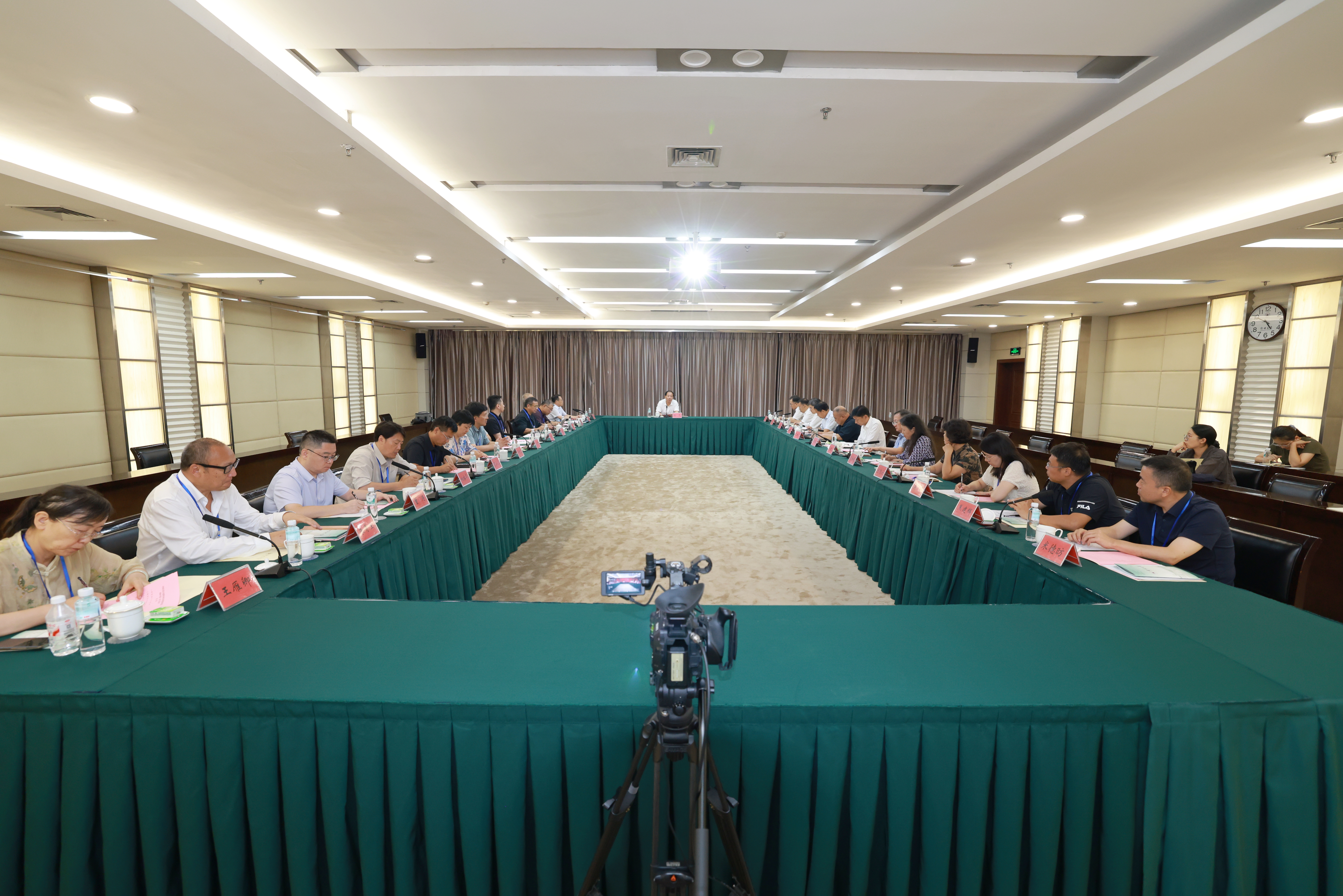 中国石窟文化联合研究生院院务委员会2026年第一次工作会议在郑州大学召开