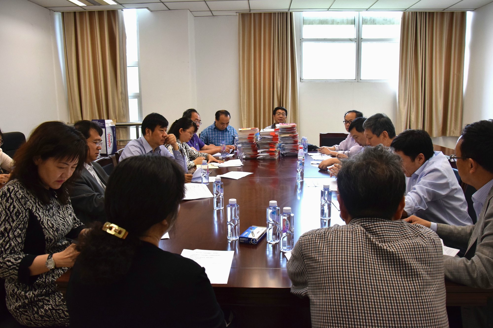 郑州大学开展办学以来“百种优秀教材”评选工作