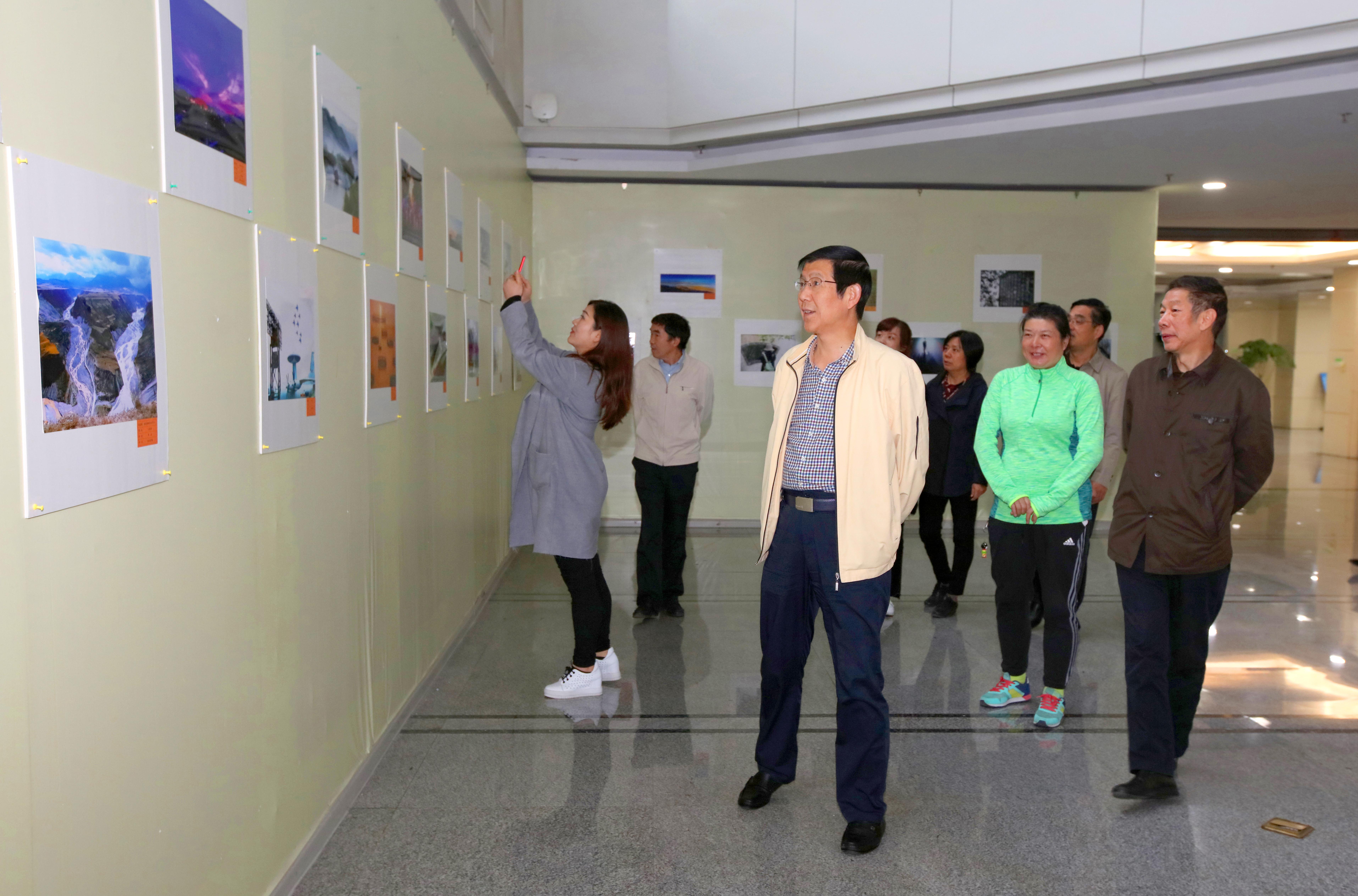 郑州大学举办“师生眼中的世界暨发现校园 书院之美”摄影大赛作品展（图）