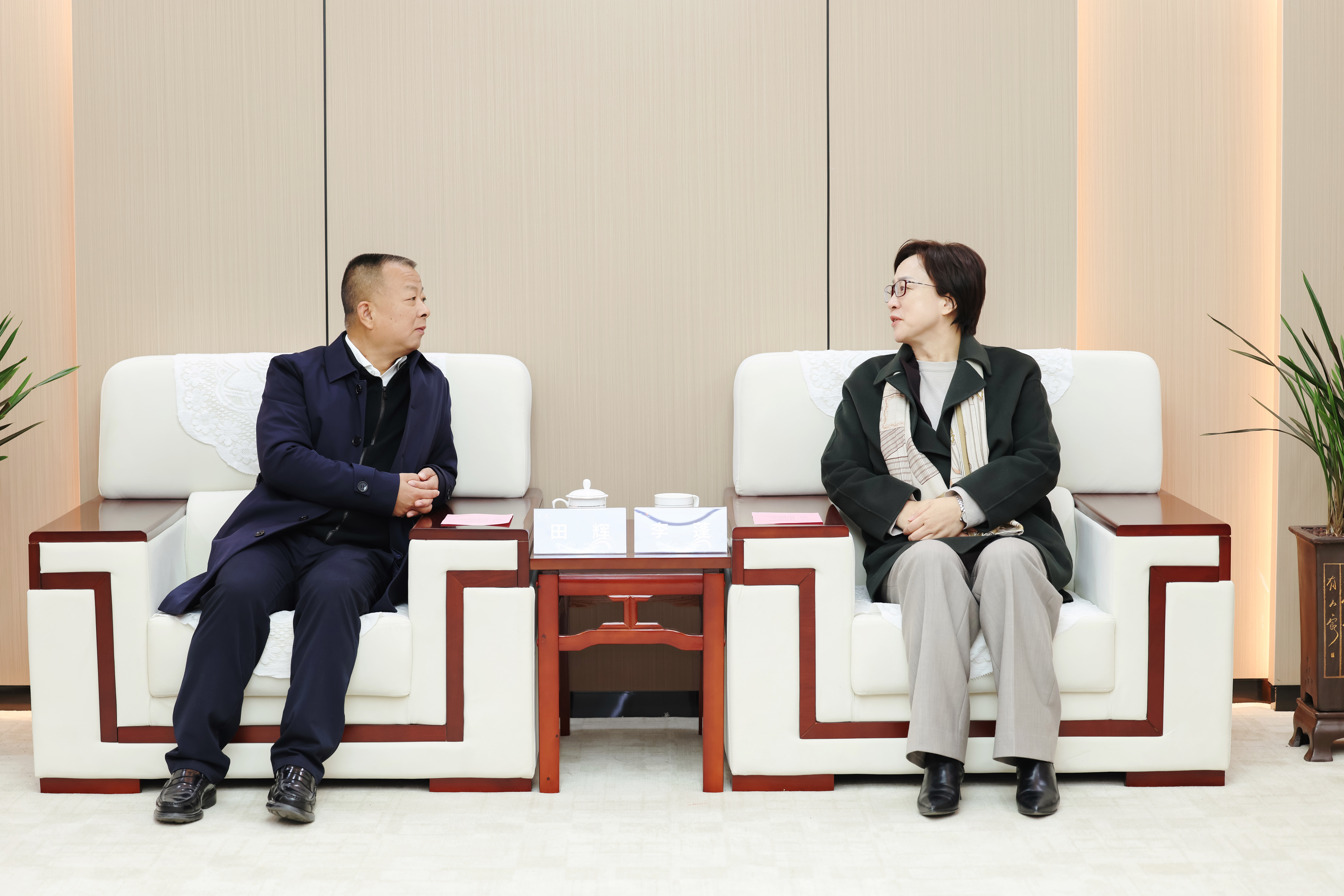 赣州市“十万英才聚赣南”组团引才活动在郑州大学举行