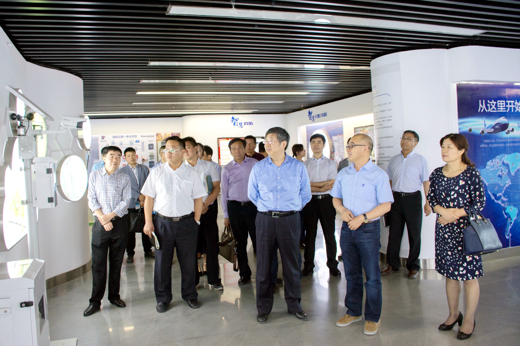校长刘炯天院士一行到校友企业河南汉威电子股份有限公司调研（图）