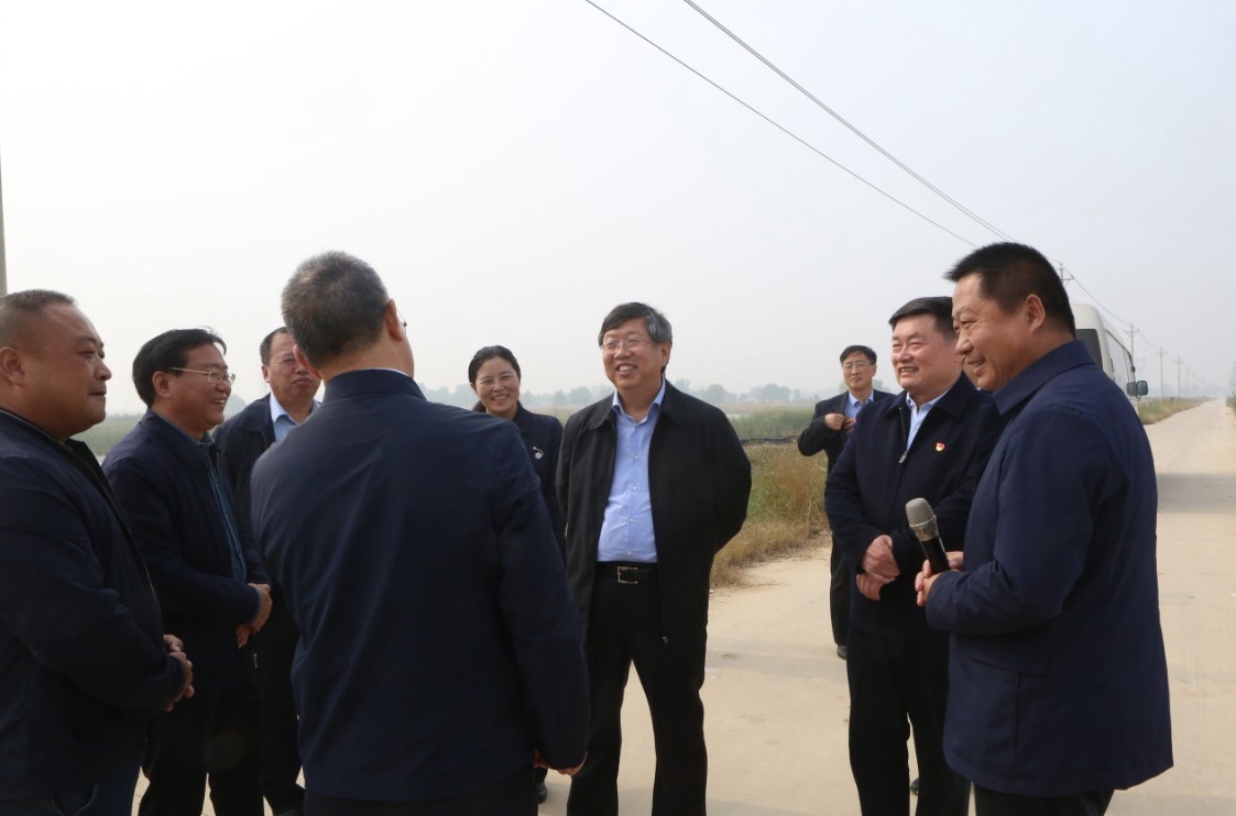 省政协副主席、校长刘炯天院士赴范县调研指导脱贫攻坚工作和“不忘初心、牢记使命”主题教育（图）