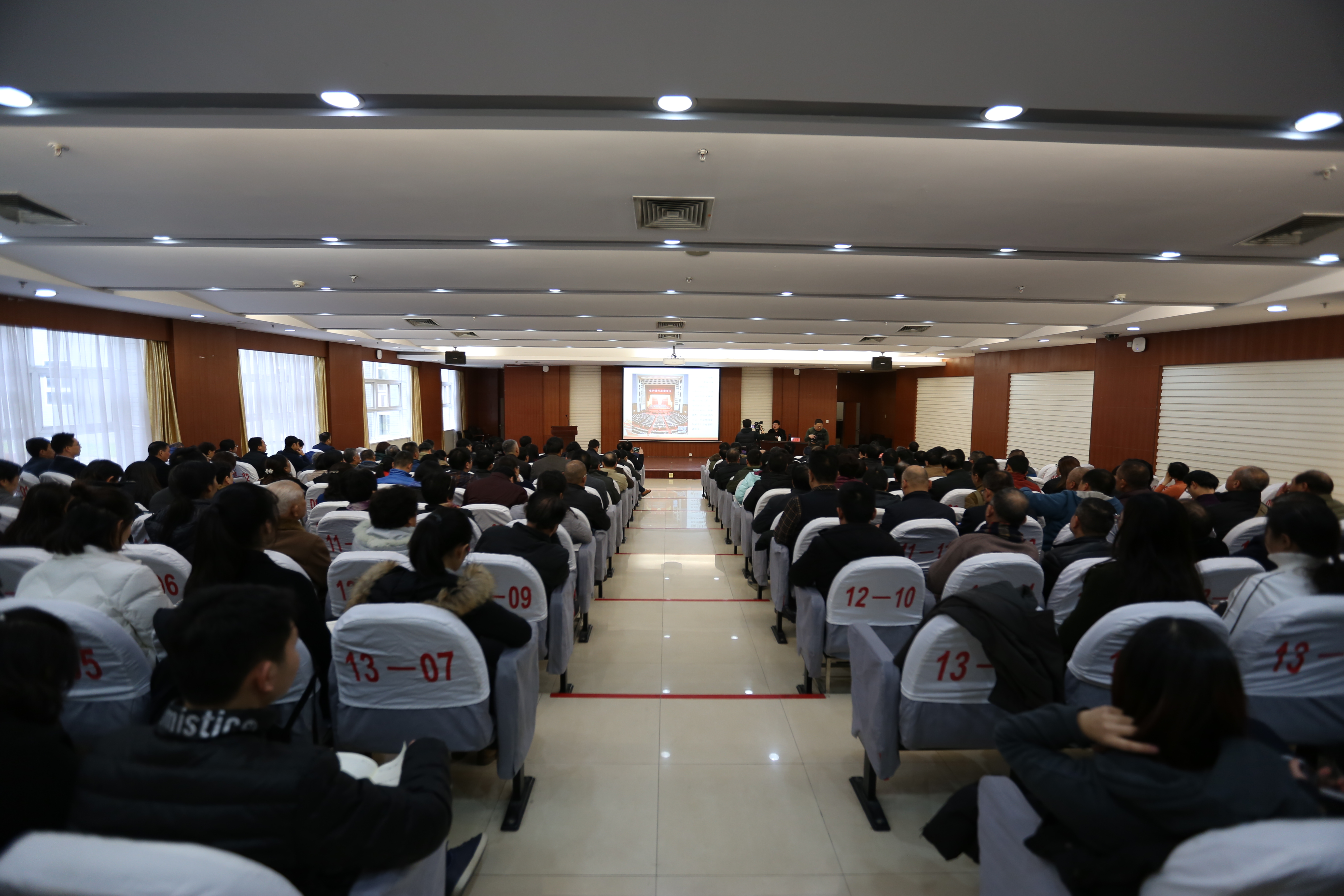 省委宣讲团在郑州大学宣讲党的十九大精神（图）