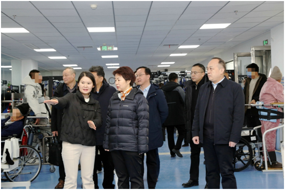 河南省卫健委主任黄红霞一行到郑州大学五附院调研指导工作