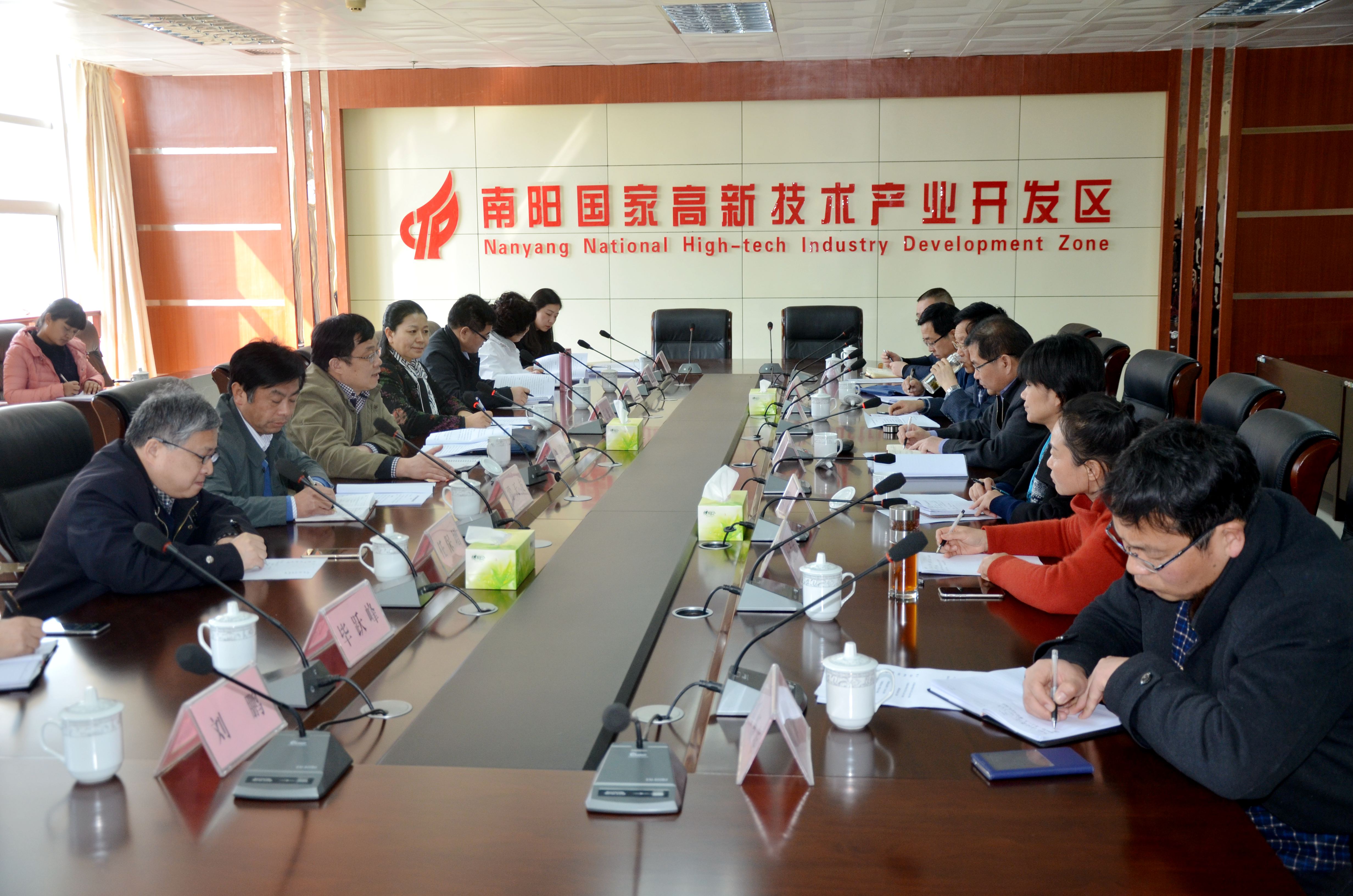 郑州大学领导赴南阳市商谈推进校市合作事宜（图）