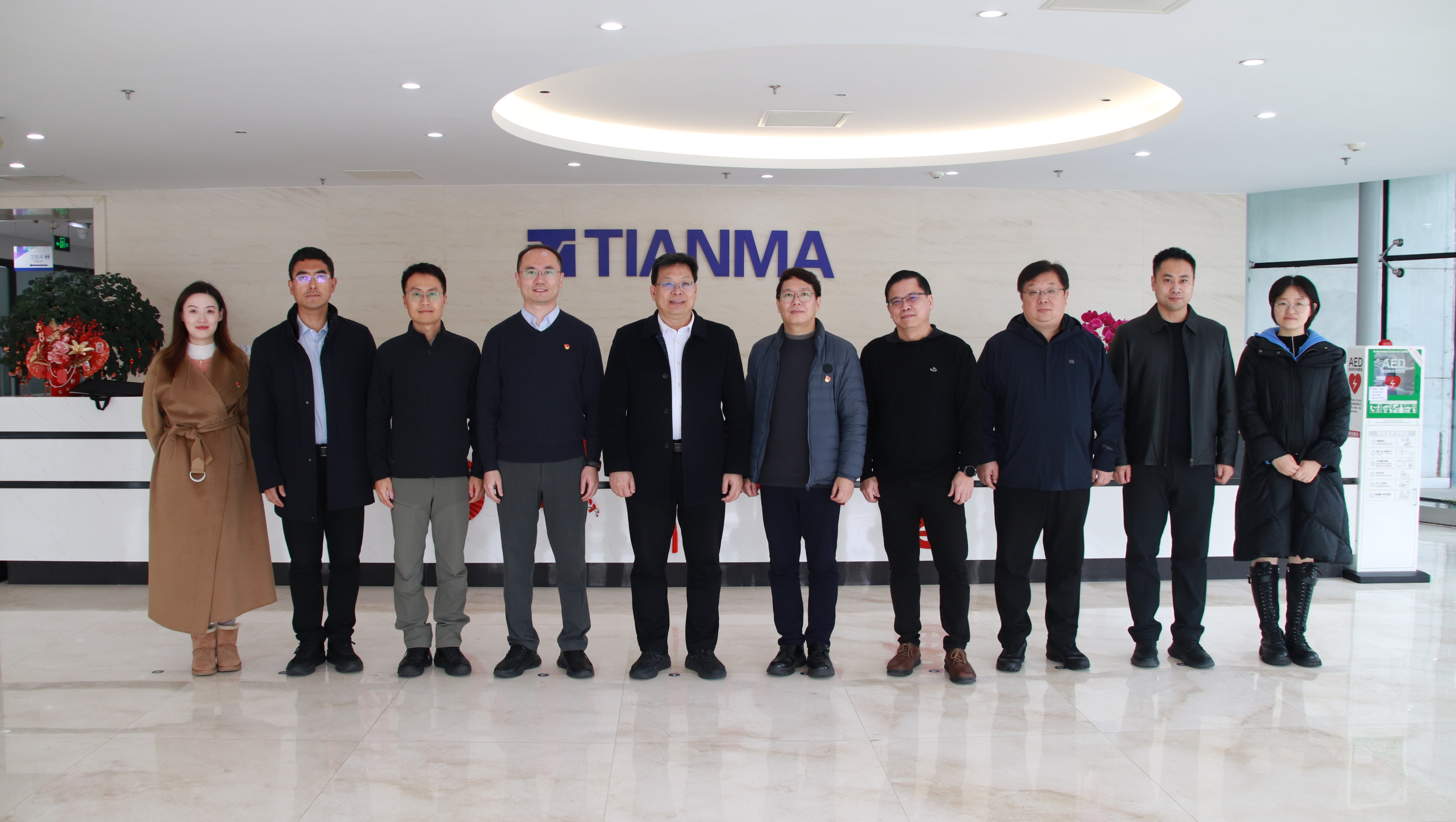 王利国带队赴上海有关企业访企拓岗