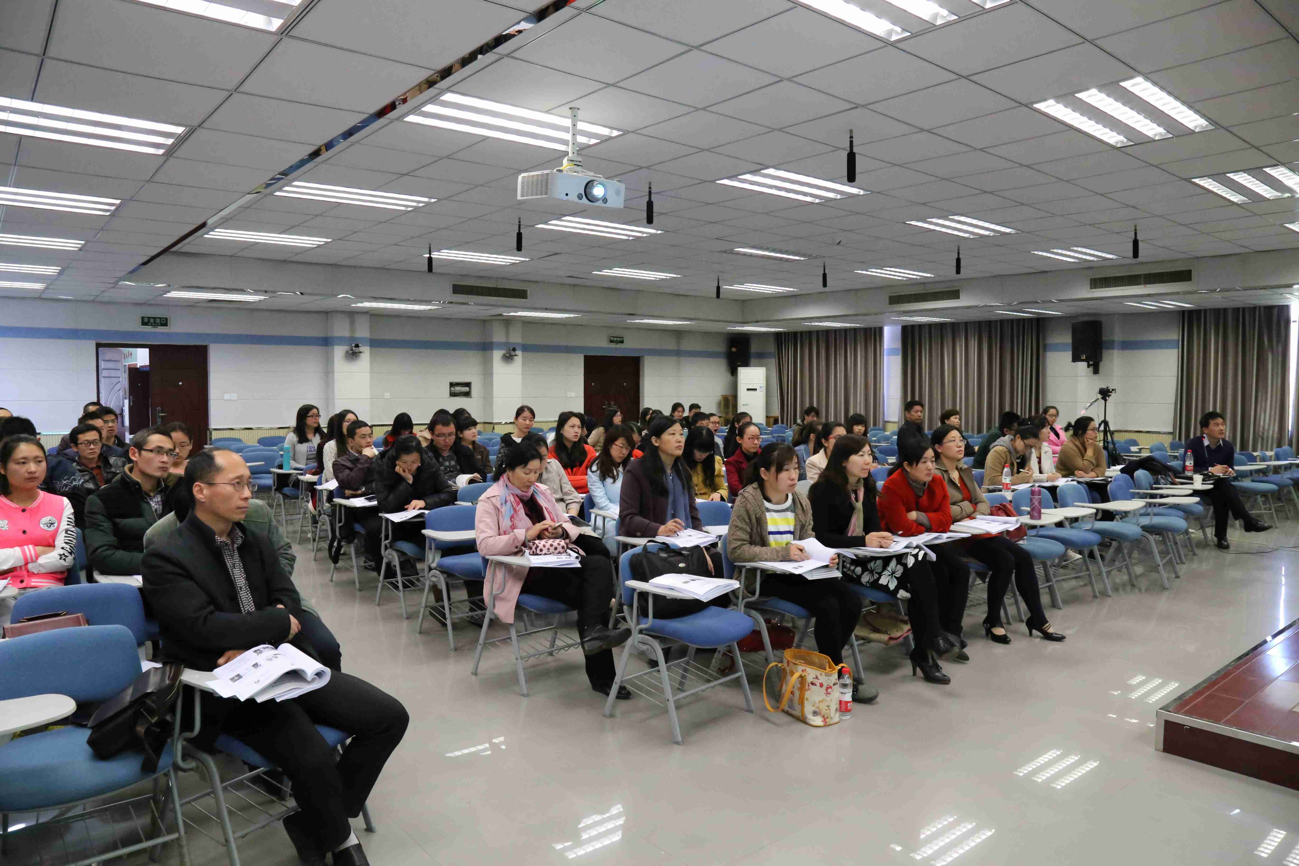 郑州大学举办河南省Eyelink眼动追踪系统高级技术研讨会
