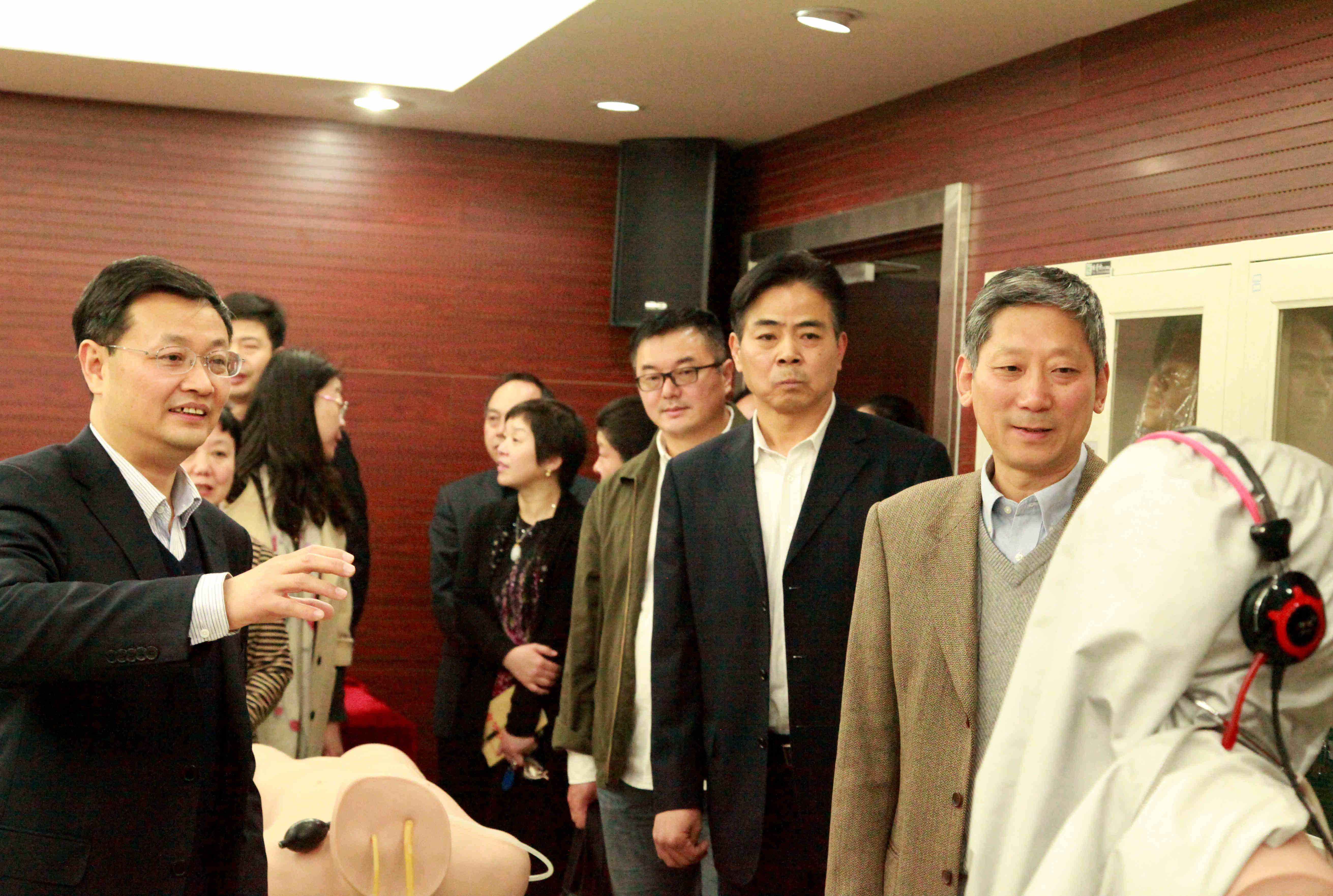 副校长宋毛平到第三和第五临床学院专题调研新专业申报及开办准备工作