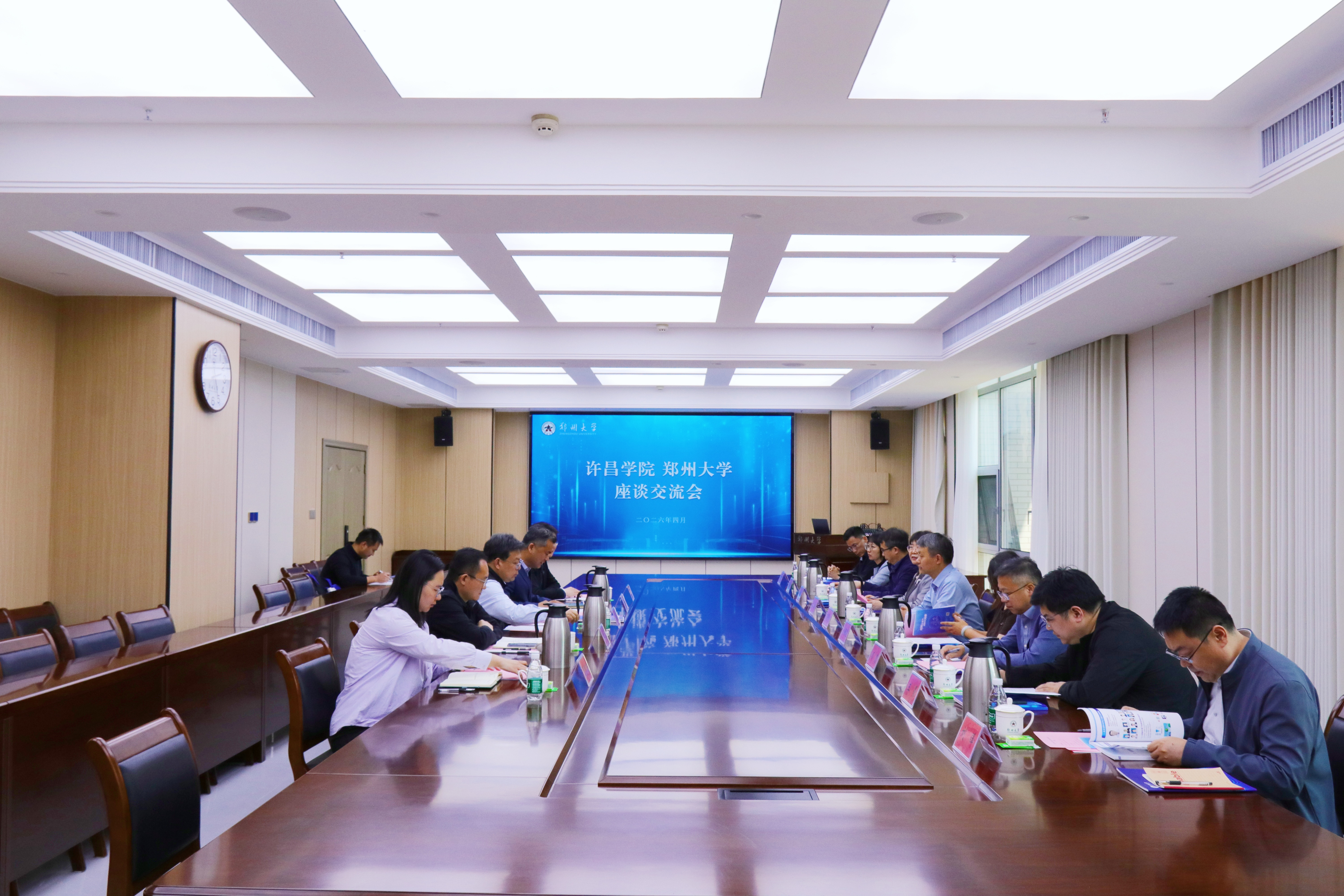 许昌学院副院长王景涛一行来校考察交流