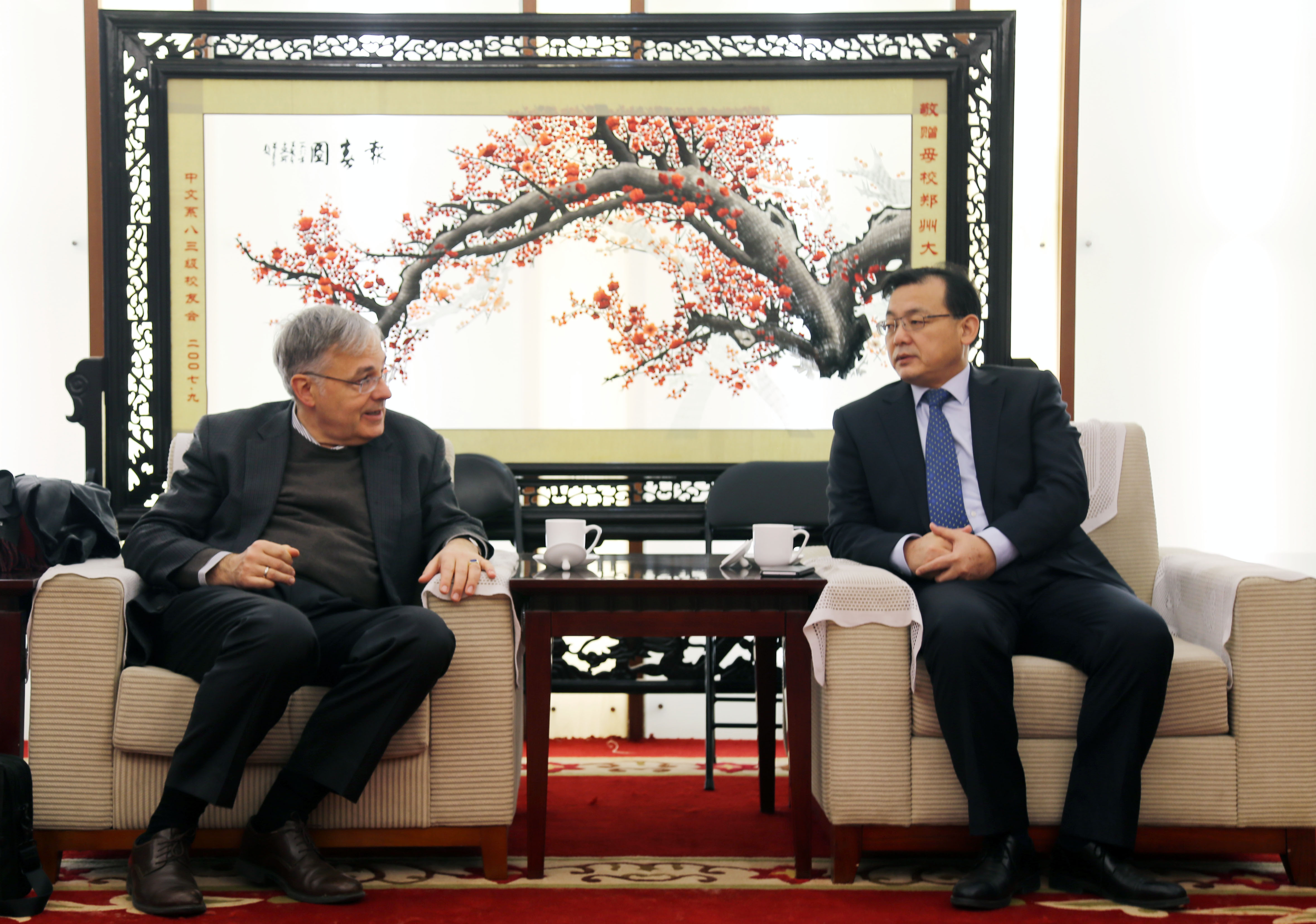 美国加州大学洛杉矶分校罗泰教授访问我校（图）