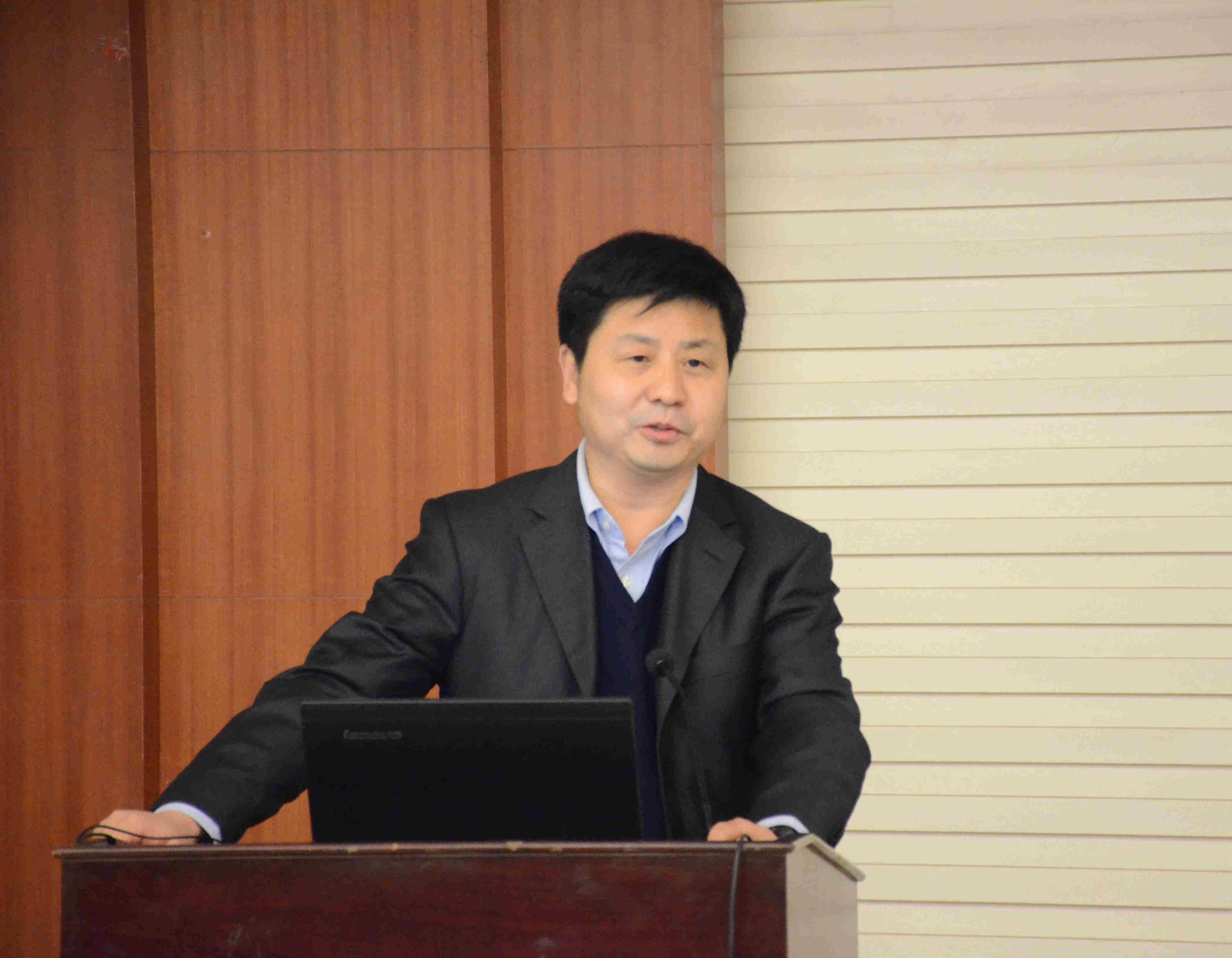 郑州大学举办2015年“新媒体公共传播”国际学术研讨会