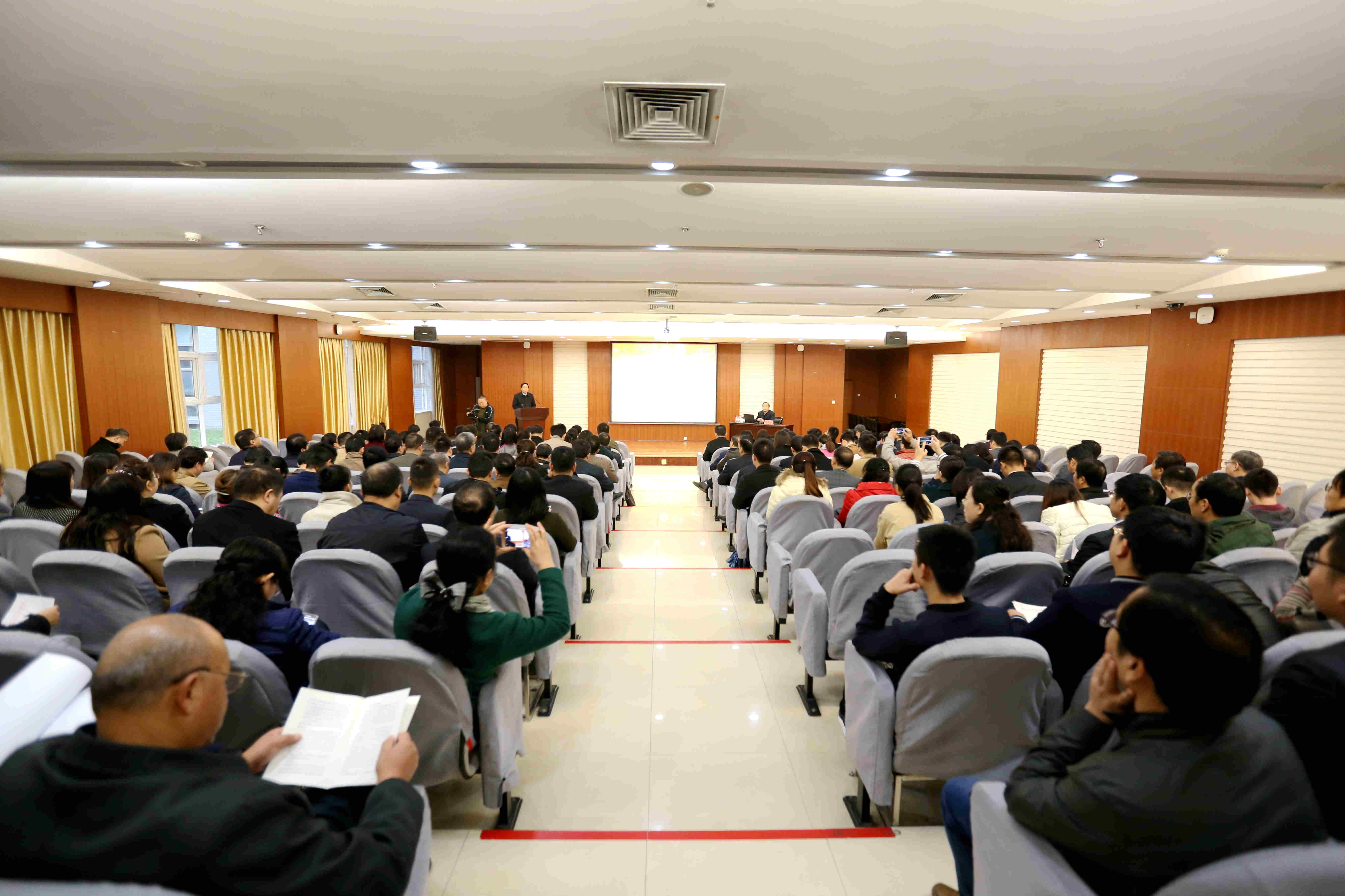 郑州大学举行校党委中心组（扩大）学习报告会（图）