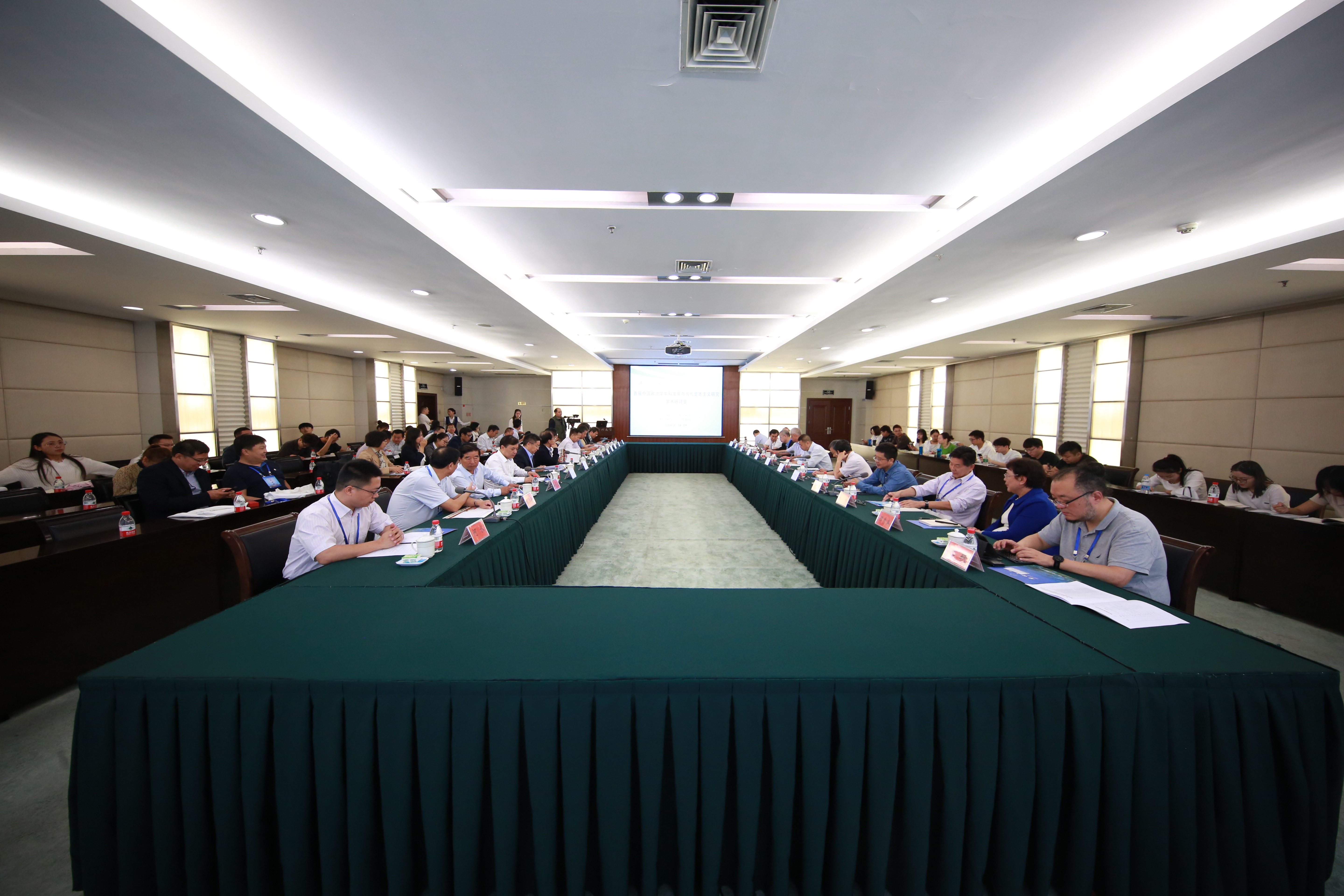 中国政治学学科发展学术研讨会在郑州大学举行（图）