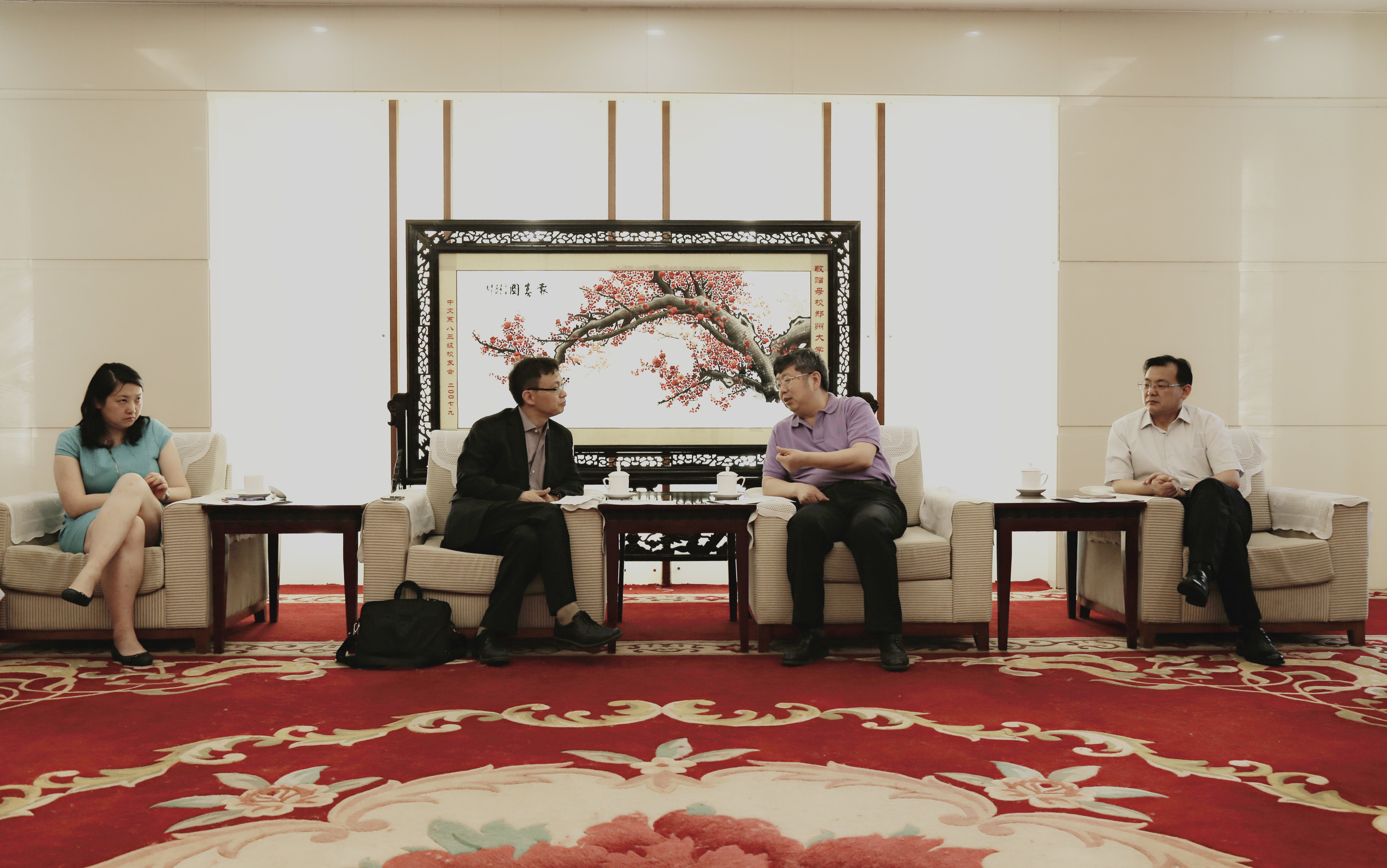 美国内布拉斯加大学医学中心分校副校长访问我校（图）