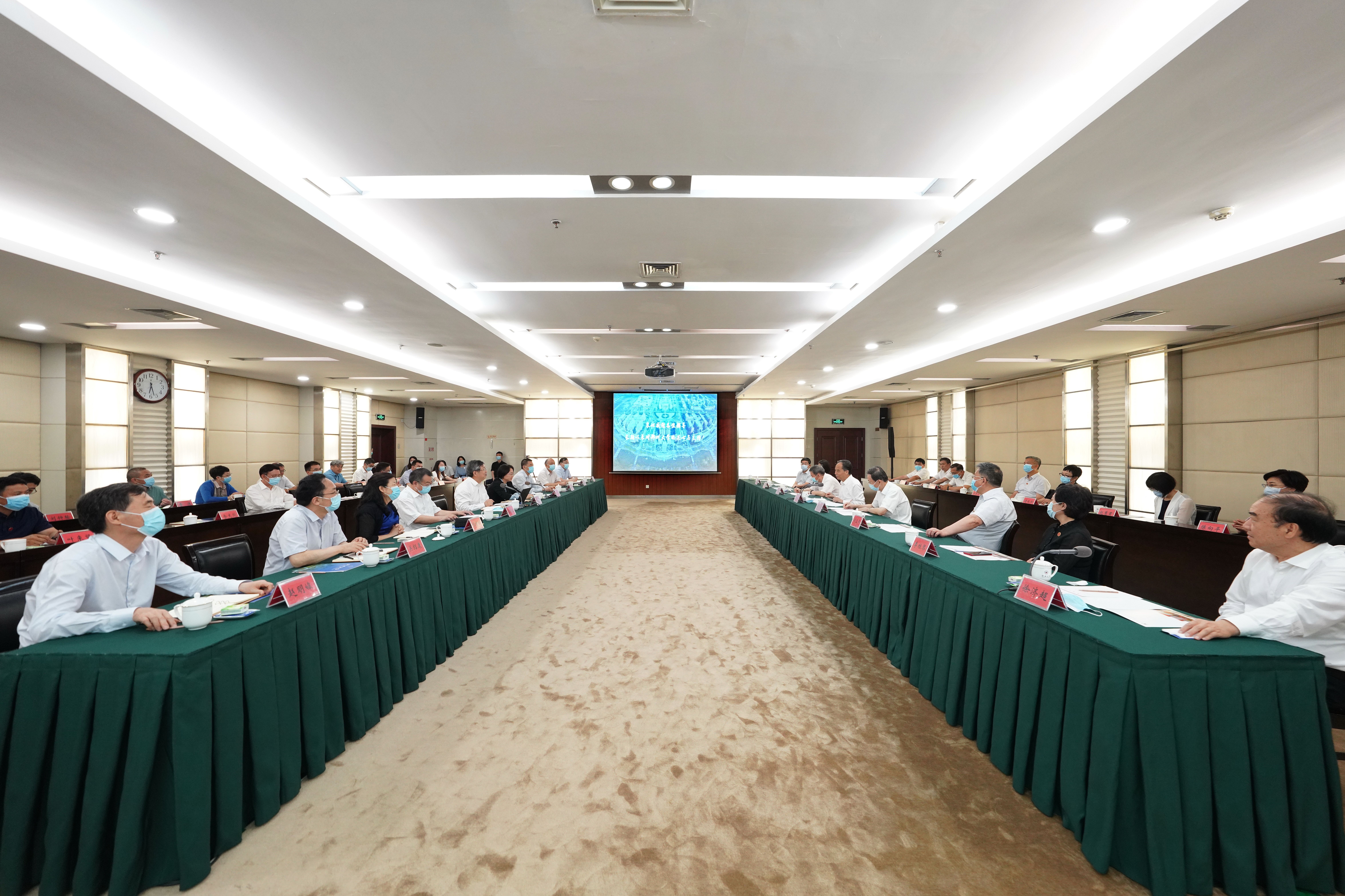 全国人大常委会执法检查组来校检查调研