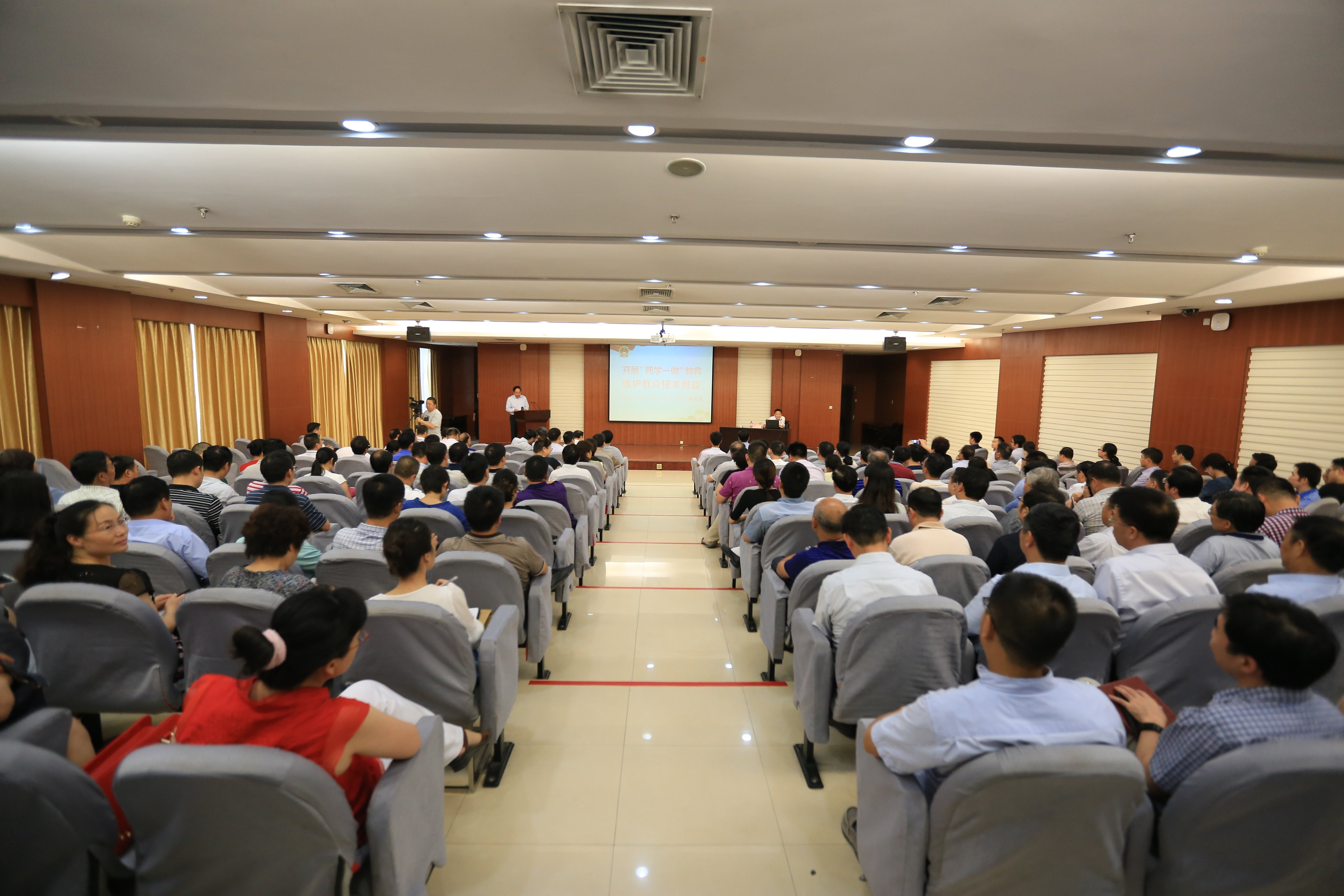 郑州大学举行党委中心组(扩大)学习报告会（图）